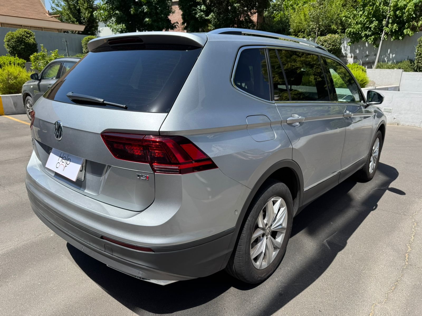 Volkswagen Tiguan — foto 4 de 20
