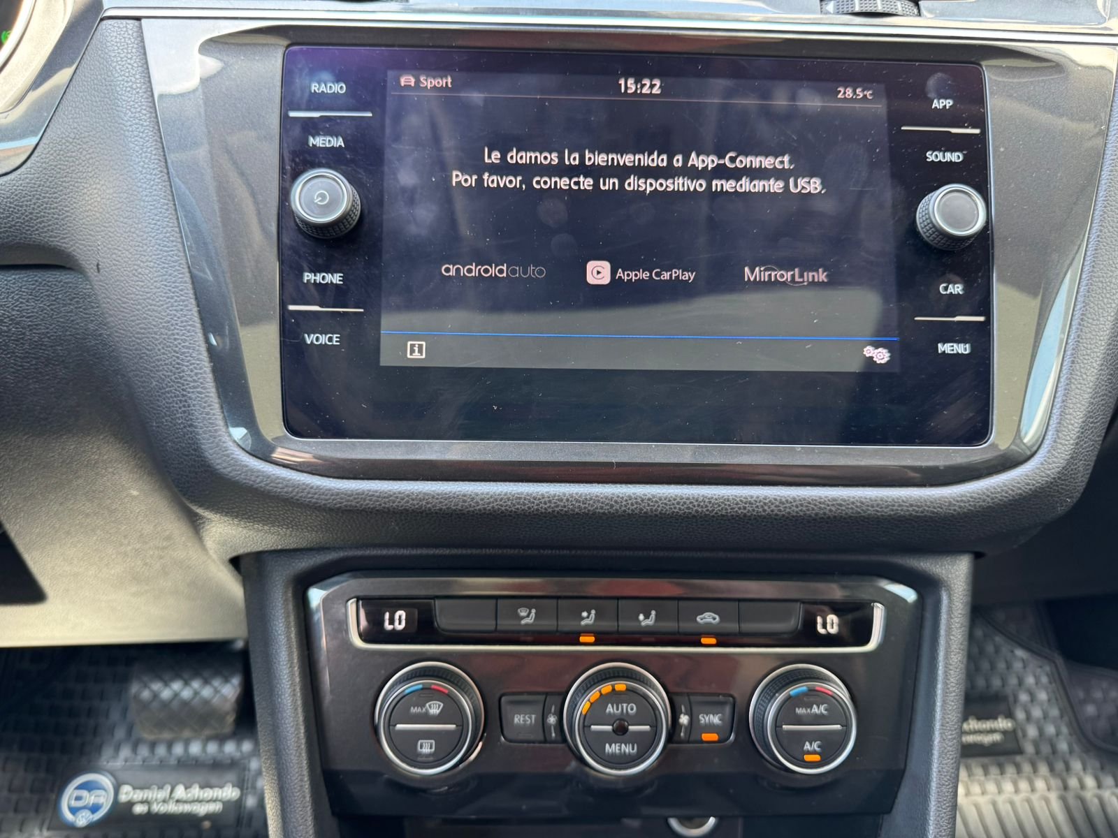 Volkswagen Tiguan — foto 15 de 20