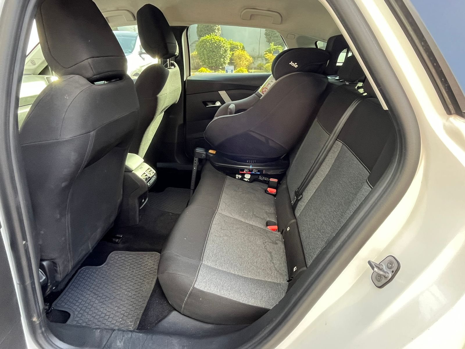 Citroën C4 — foto 9 de 23