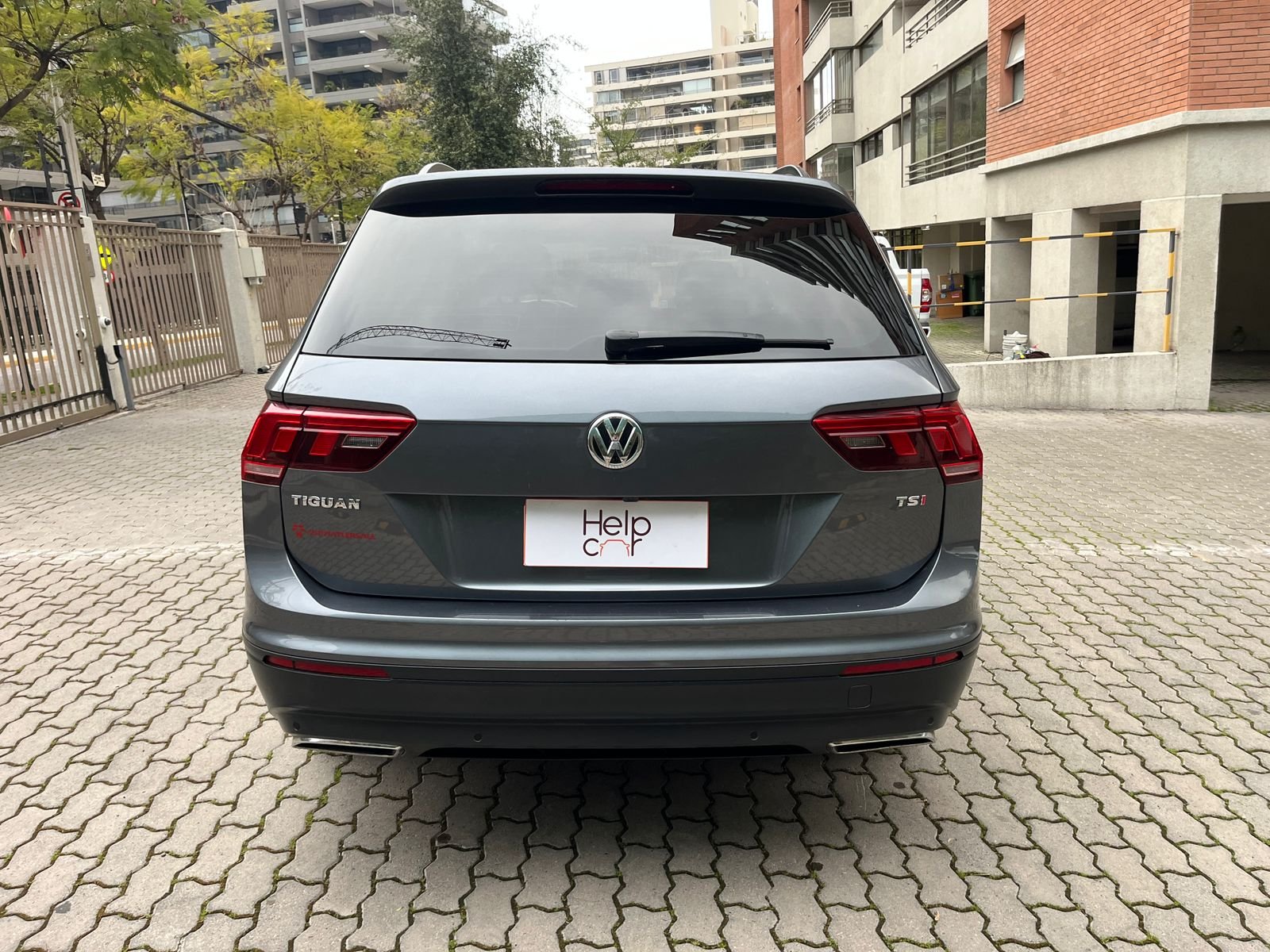 Volkswagen Tiguan — foto 3 de 25