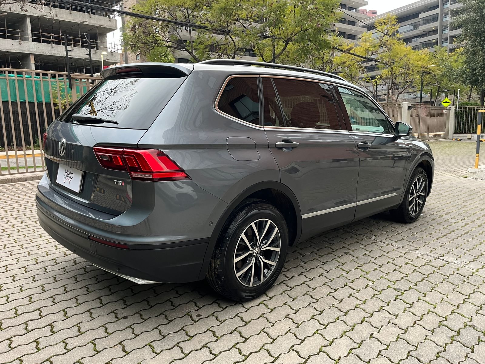Volkswagen Tiguan — foto 4 de 25