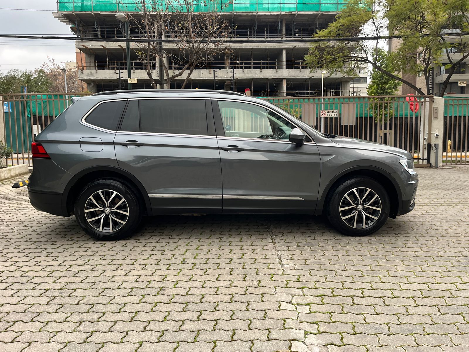 Volkswagen Tiguan — foto 5 de 25