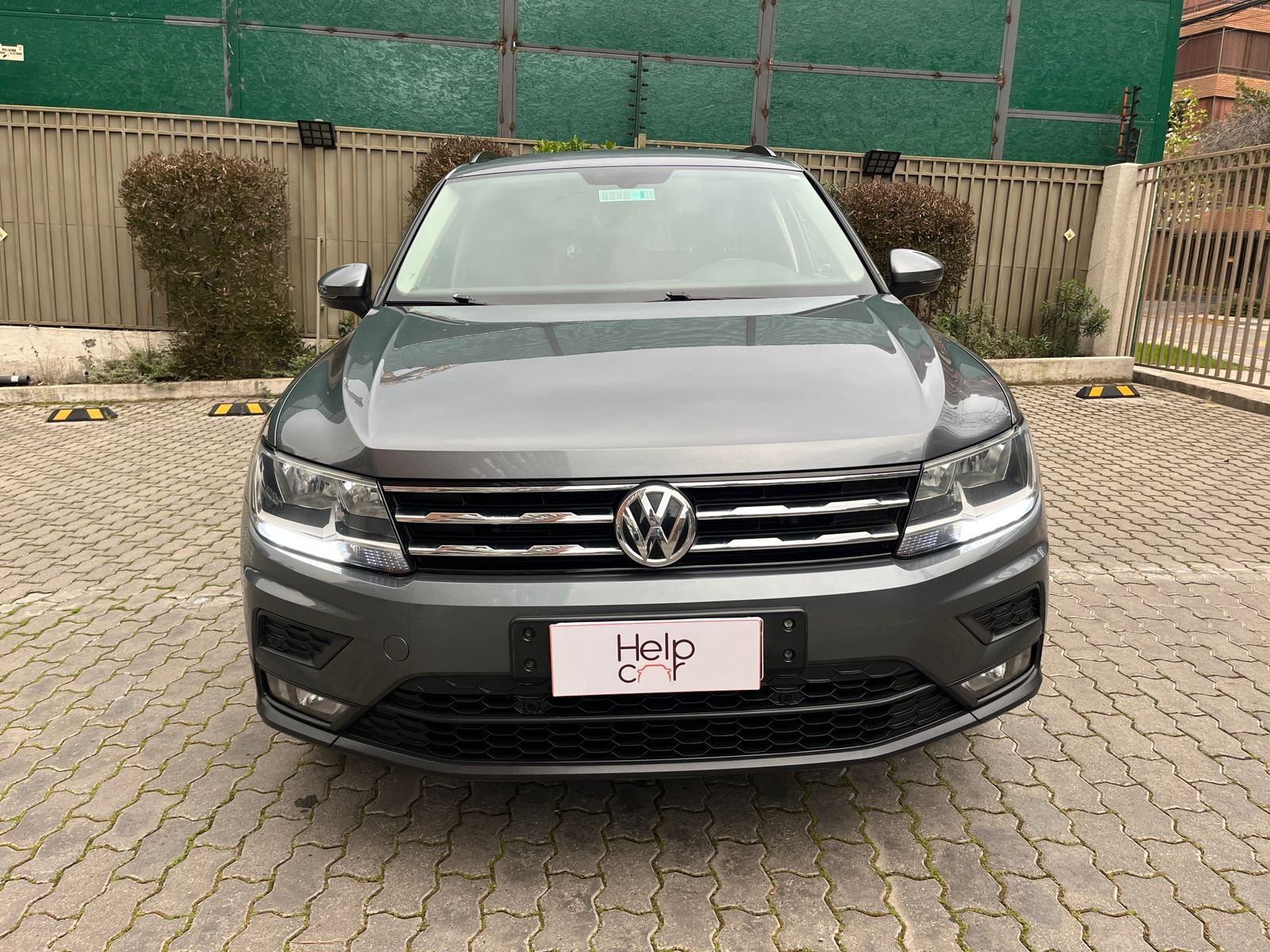 Volkswagen Tiguan — foto 7 de 25