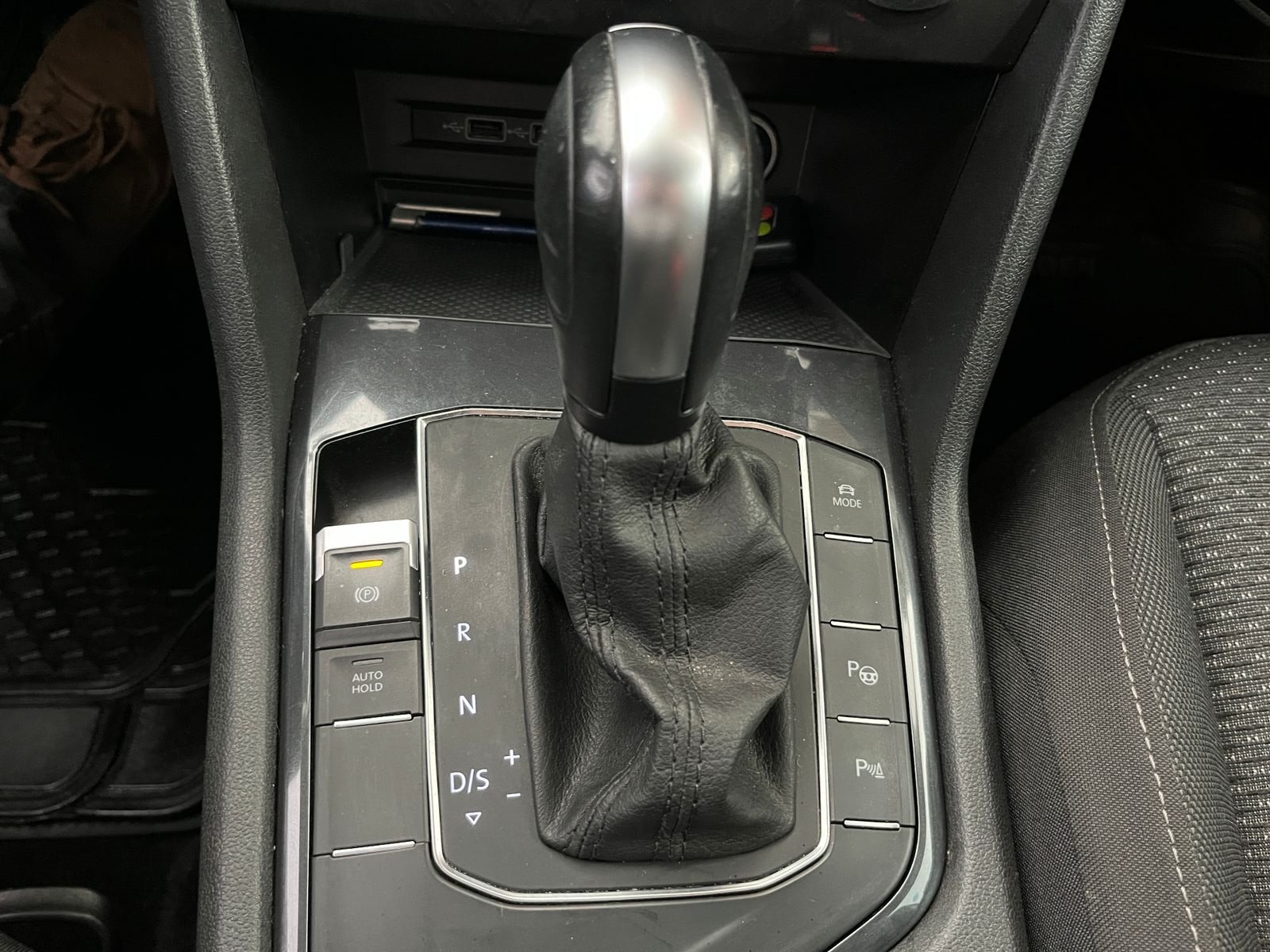 Volkswagen Tiguan — foto 15 de 25