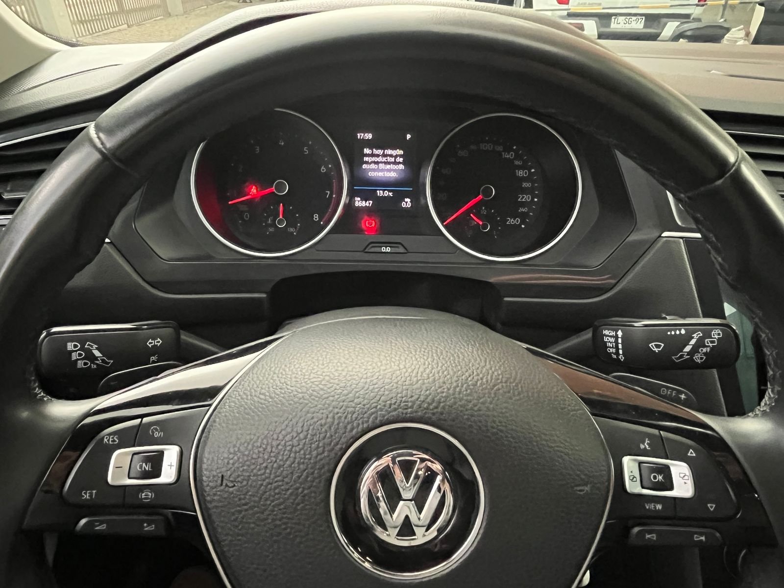 Volkswagen Tiguan — foto 16 de 25
