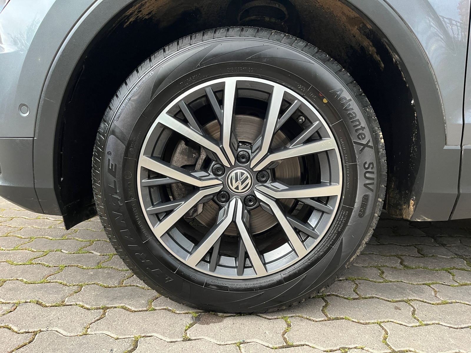 Volkswagen Tiguan — foto 19 de 25