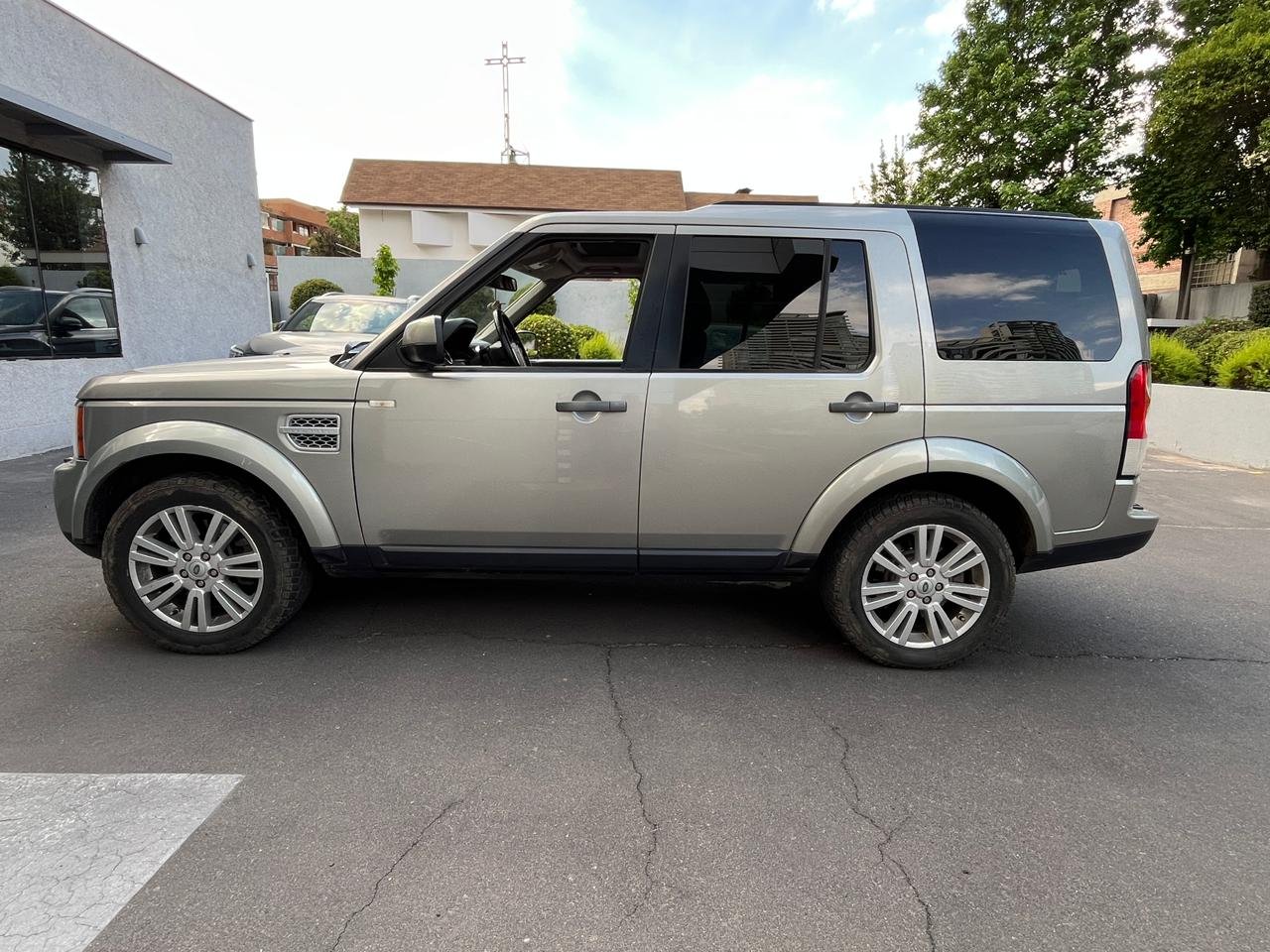 Land Rover Discovery 4