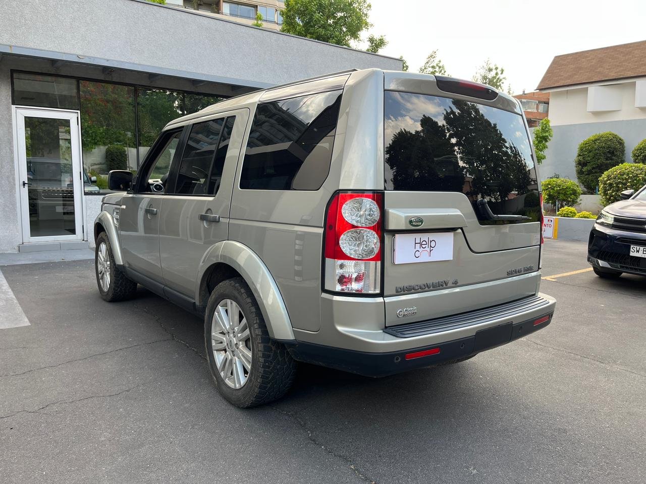 Land Rover Discovery 4 — foto 2 de 32