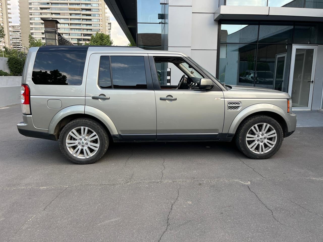 Land Rover Discovery 4 — foto 5 de 32