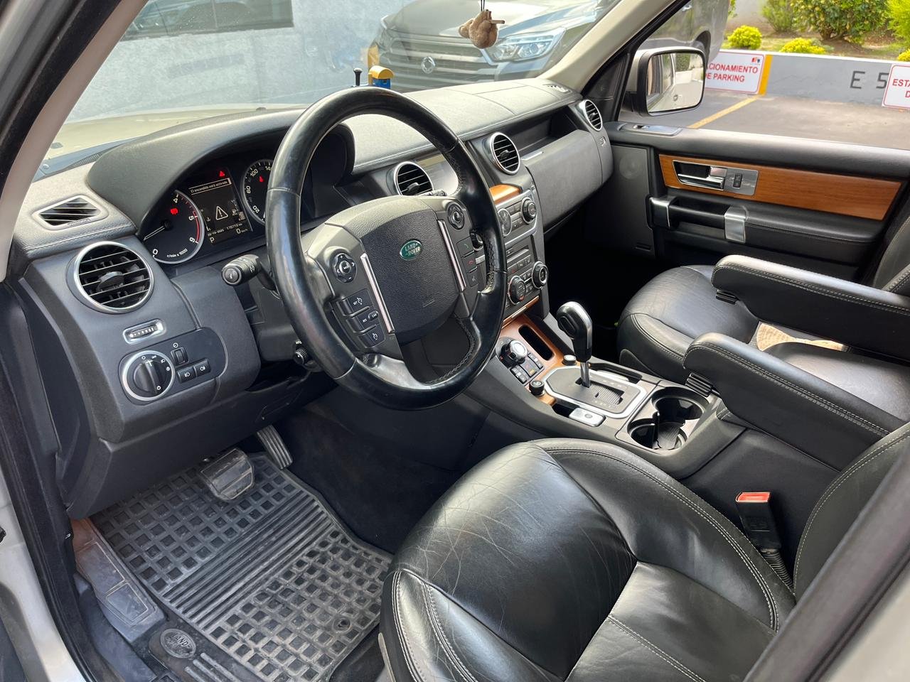 Land Rover Discovery 4 — foto 8 de 32