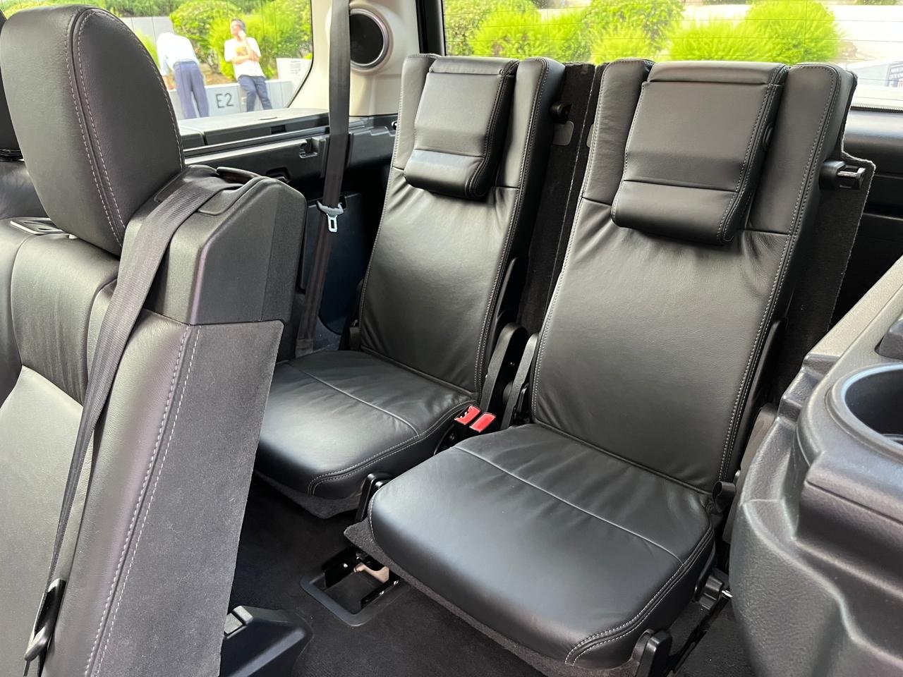Land Rover Discovery 4 — foto 10 de 32