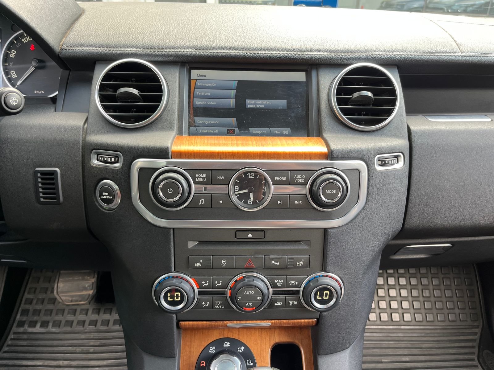 Land Rover Discovery 4 — foto 15 de 32