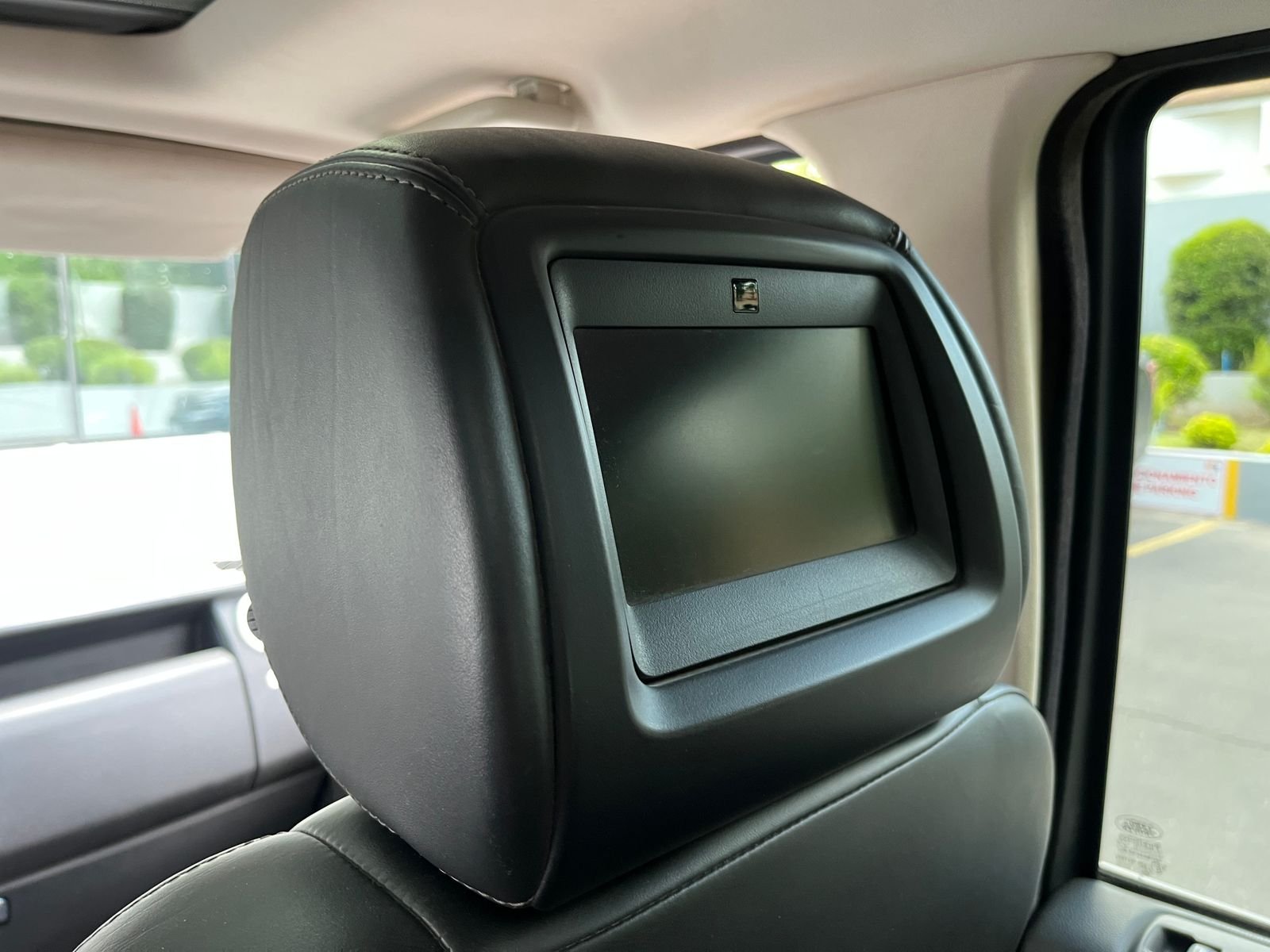 Land Rover Discovery 4 — foto 22 de 32