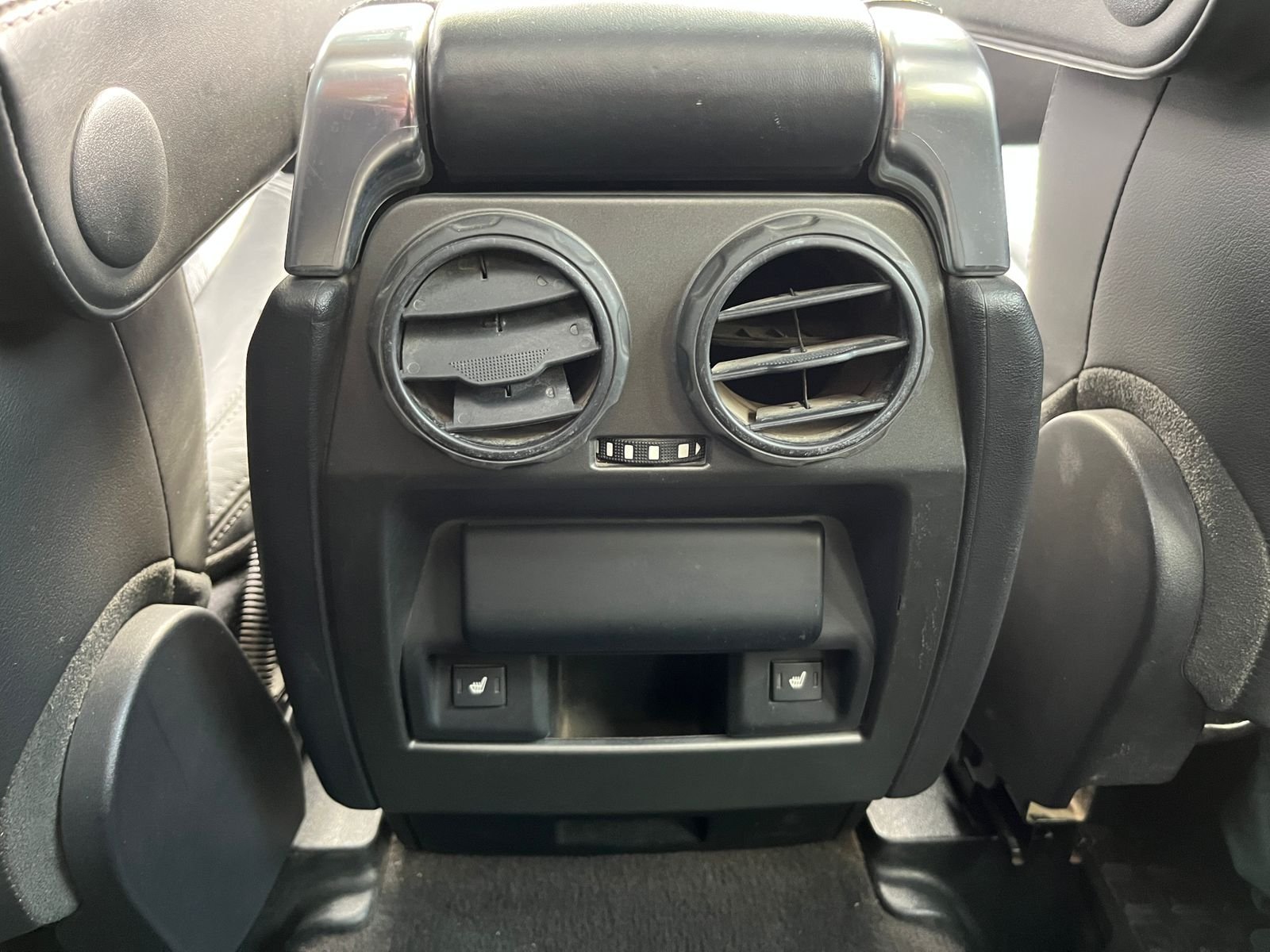 Land Rover Discovery 4 — foto 23 de 32