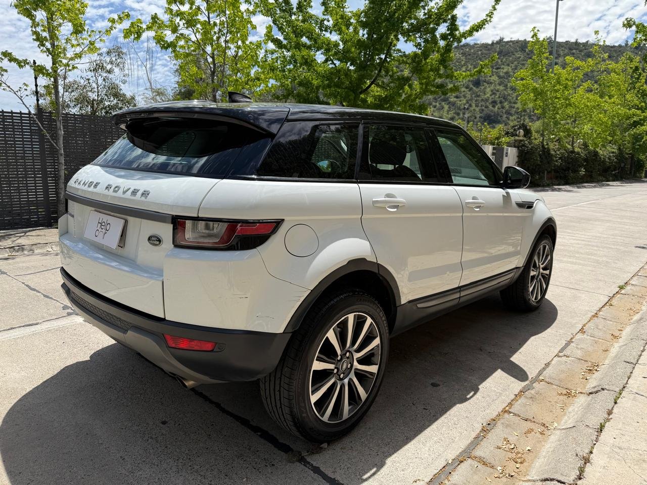 Land Rover Evoque — foto 4 de 23
