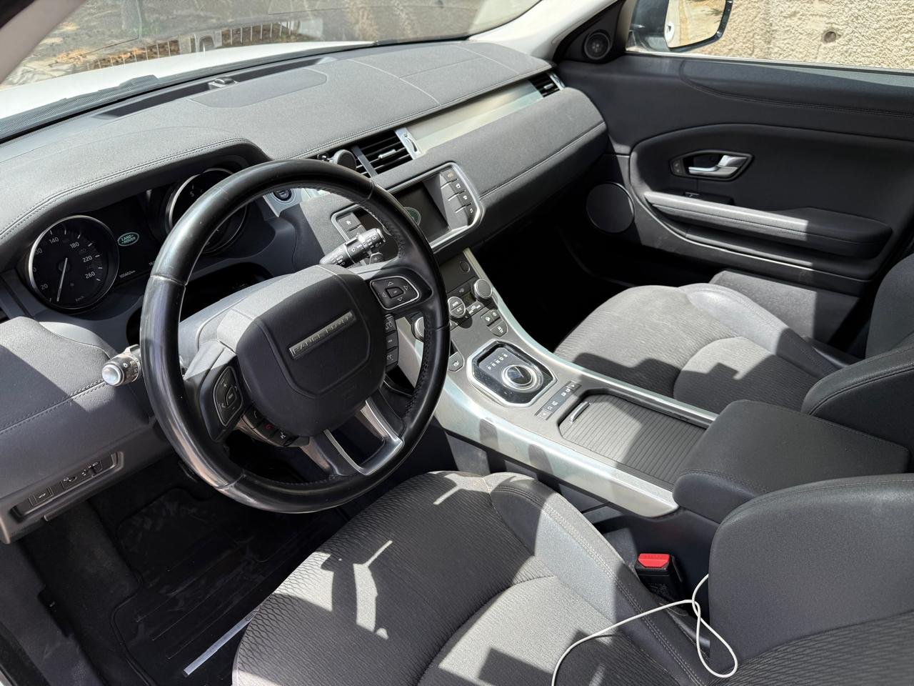 Land Rover Evoque — foto 8 de 23