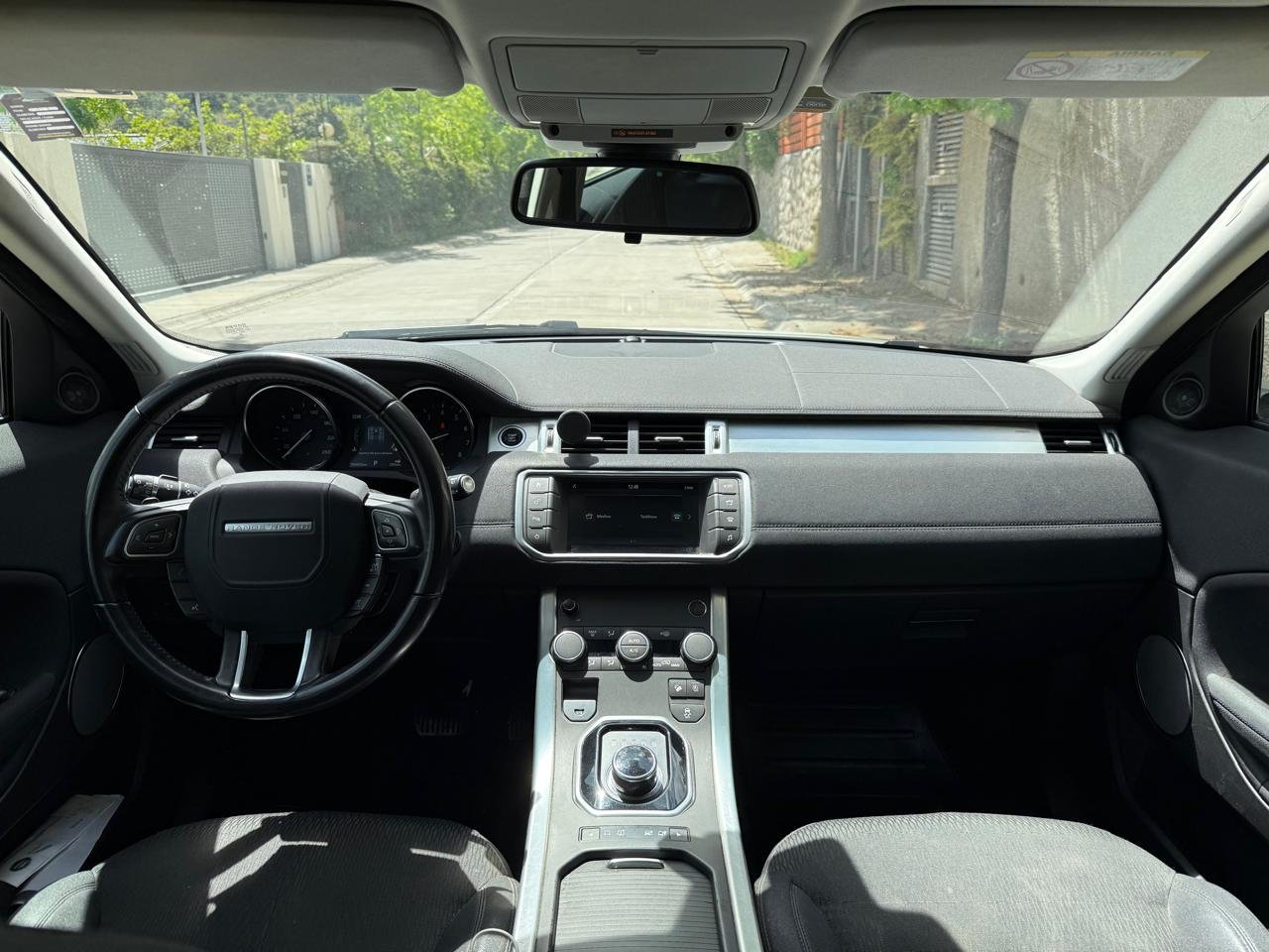Land Rover Evoque — foto 11 de 23
