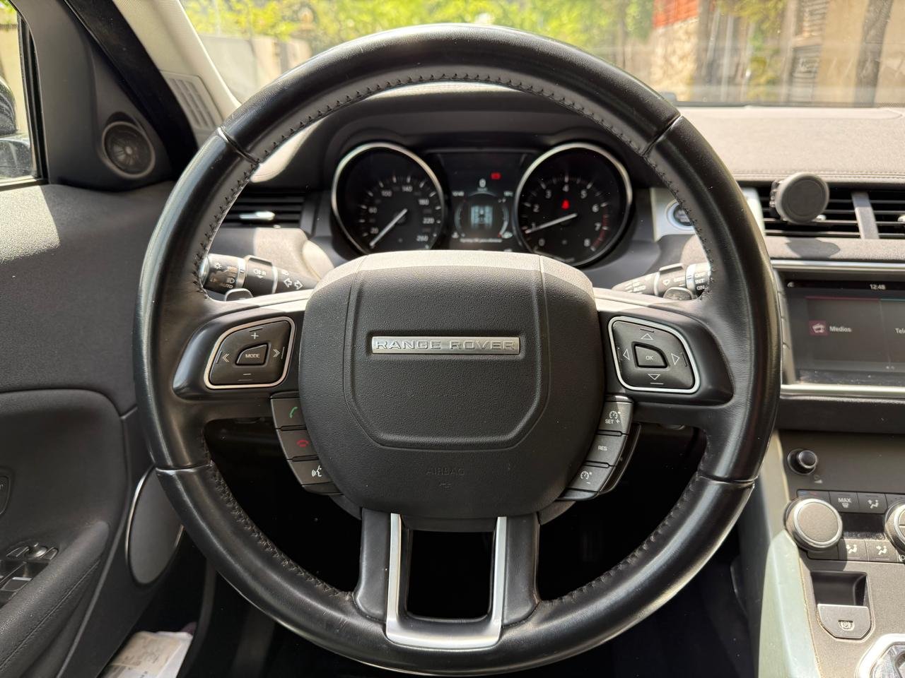 Land Rover Evoque — foto 13 de 23