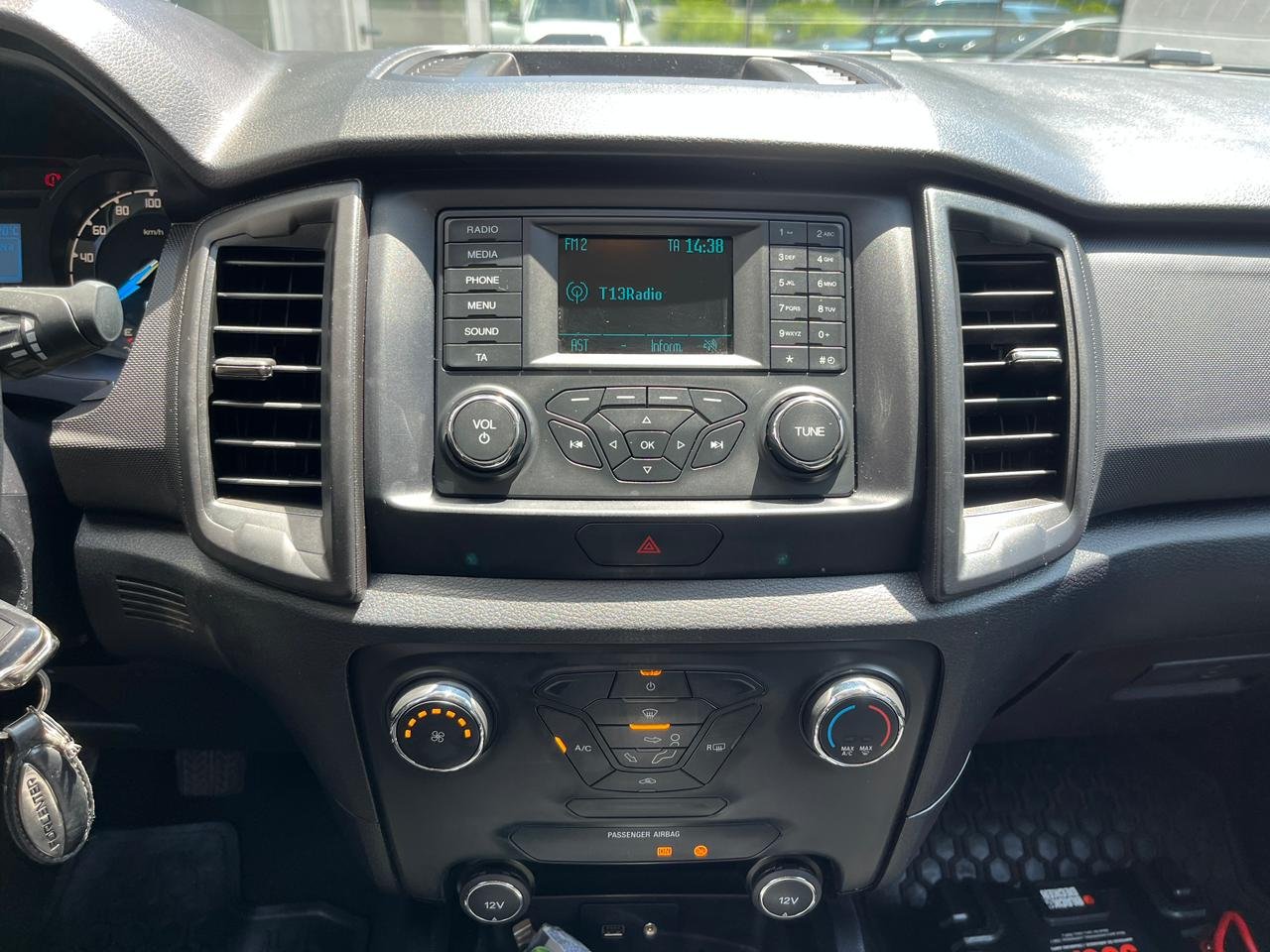 Ford Ranger — foto 14 de 23