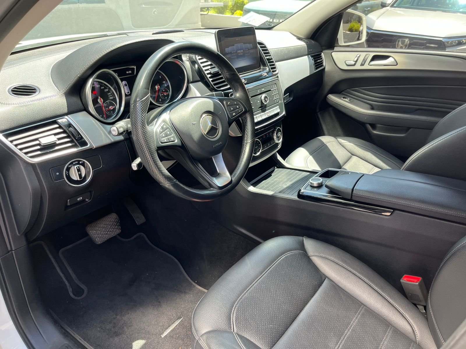 Mercedes-Benz Gle 350D — foto 8 de 34