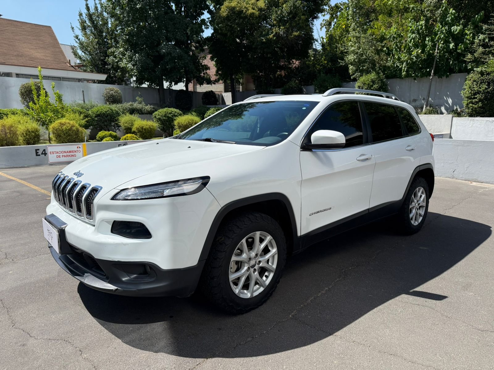 Jeep Cherokee — foto 22 de 22