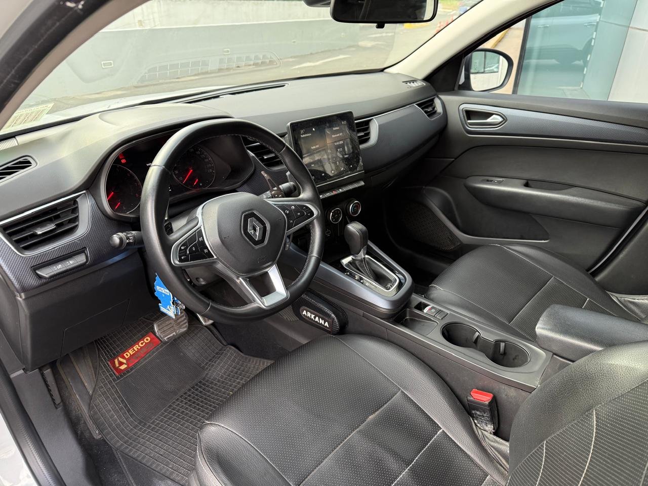 Renault Arkana — foto 9 de 21