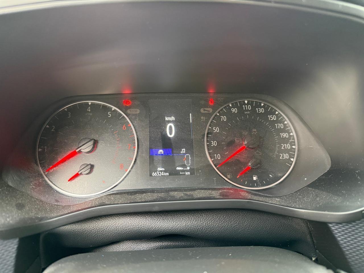 Renault Arkana — foto 12 de 21