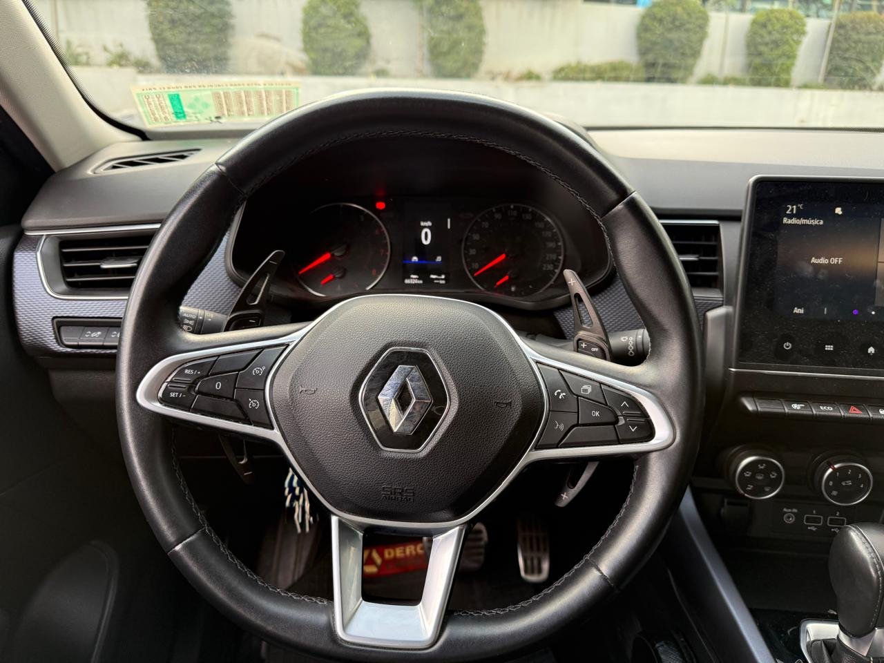 Renault Arkana — foto 13 de 21