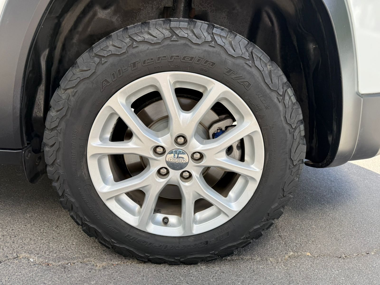 Jeep Cherokee — foto 18 de 22