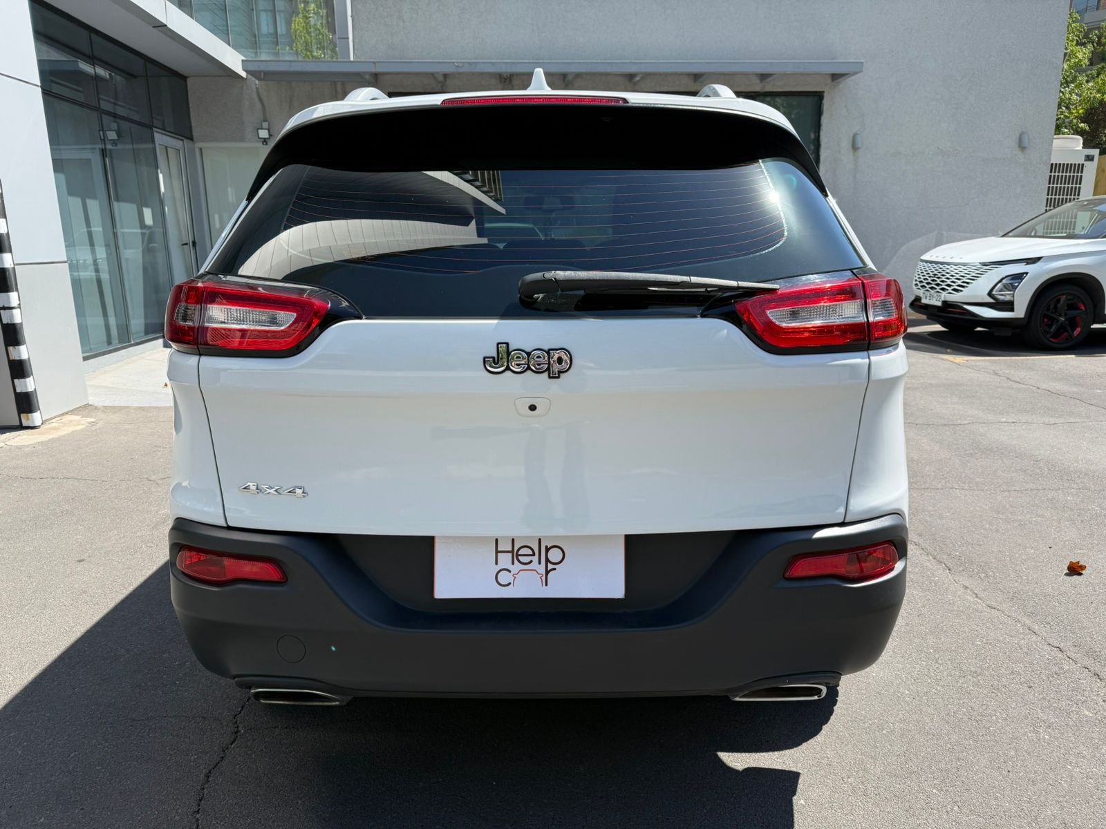 Jeep Cherokee — foto 3 de 22