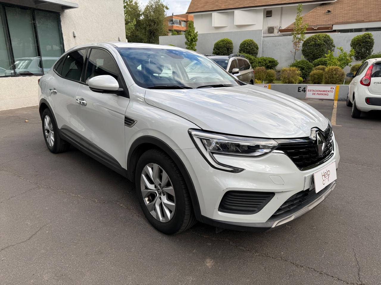 Renault Arkana — foto 6 de 21