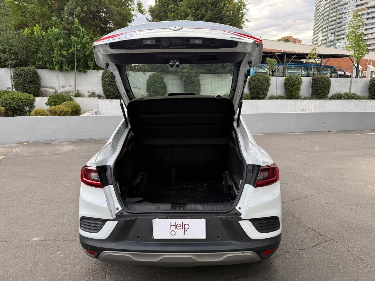 Renault Arkana — foto 8 de 21