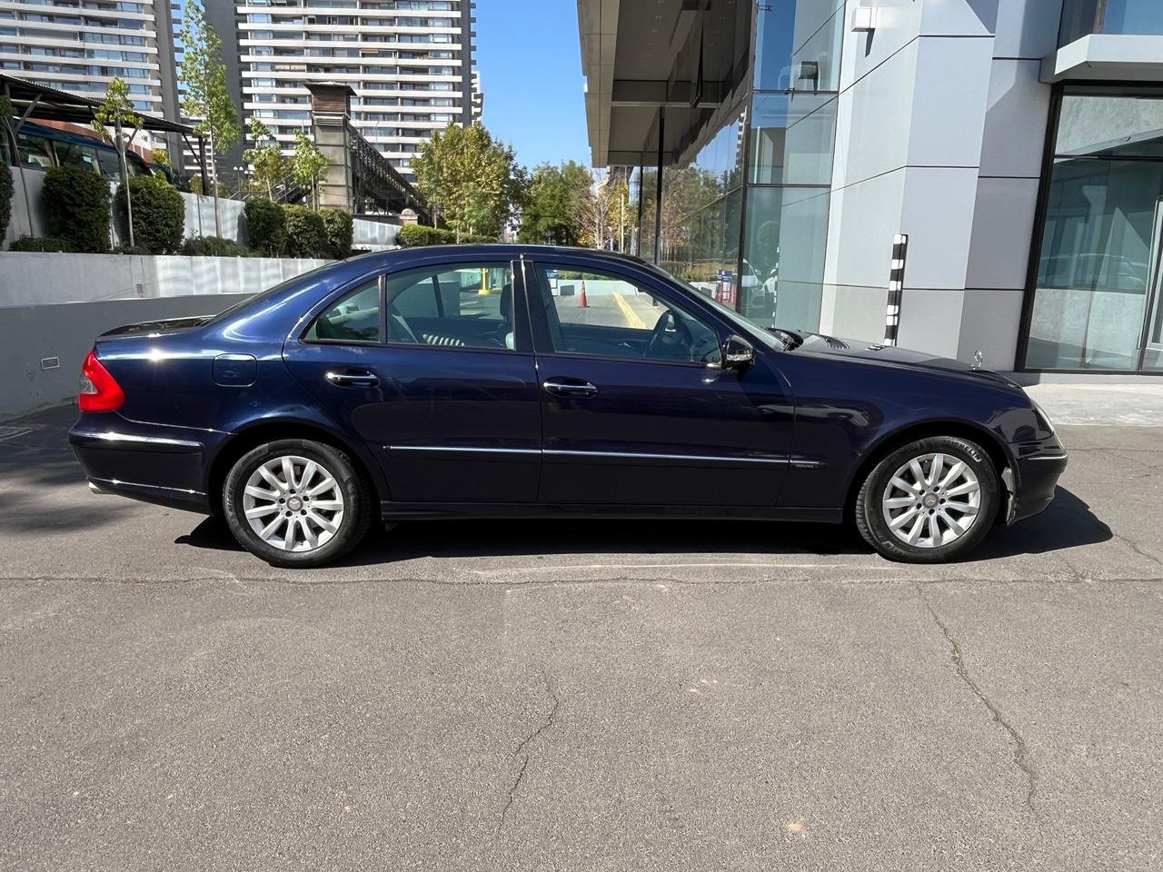 Mercedes-Benz E350 — foto 5 de 30