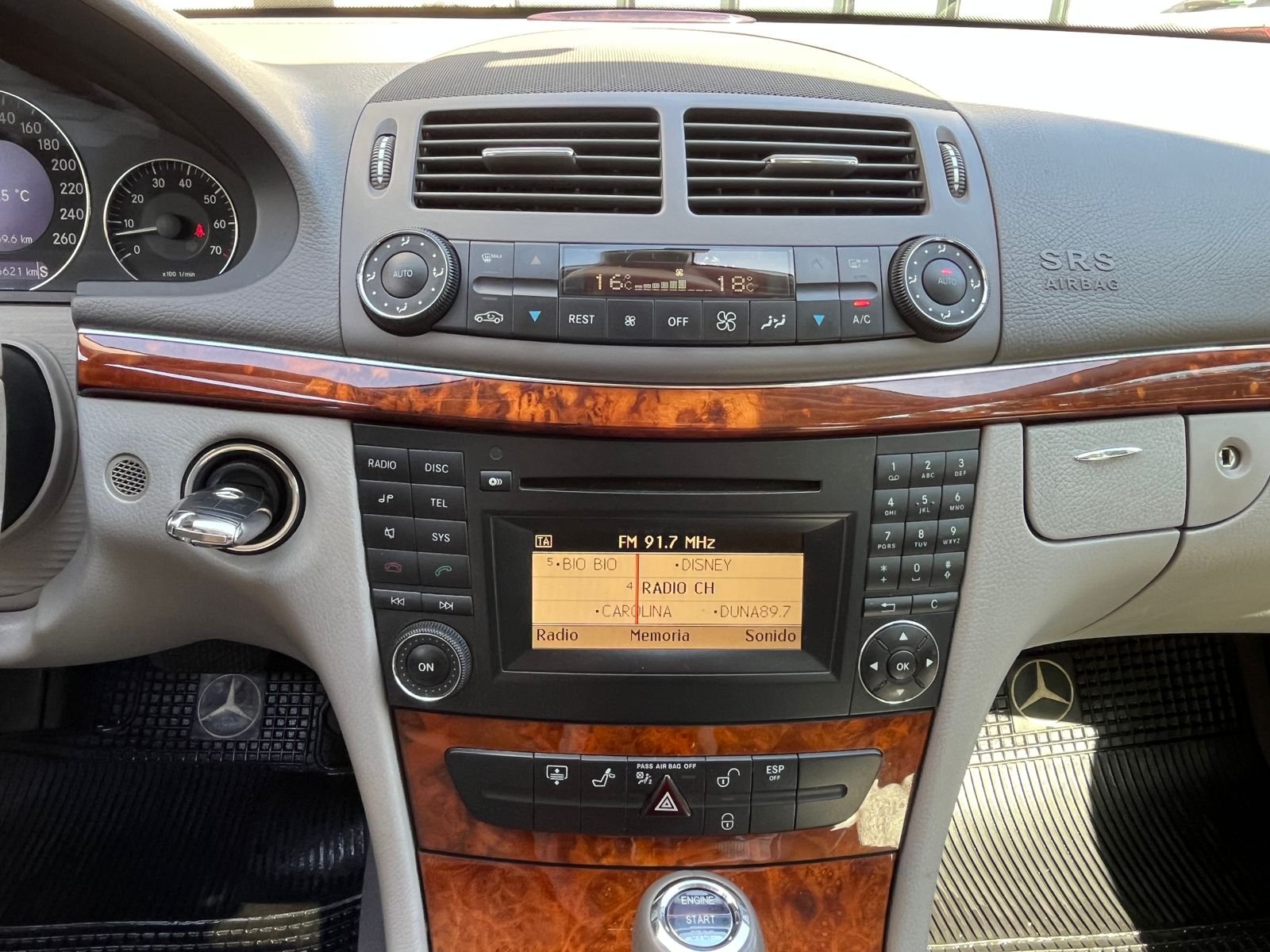 Mercedes-Benz E350 — foto 14 de 30