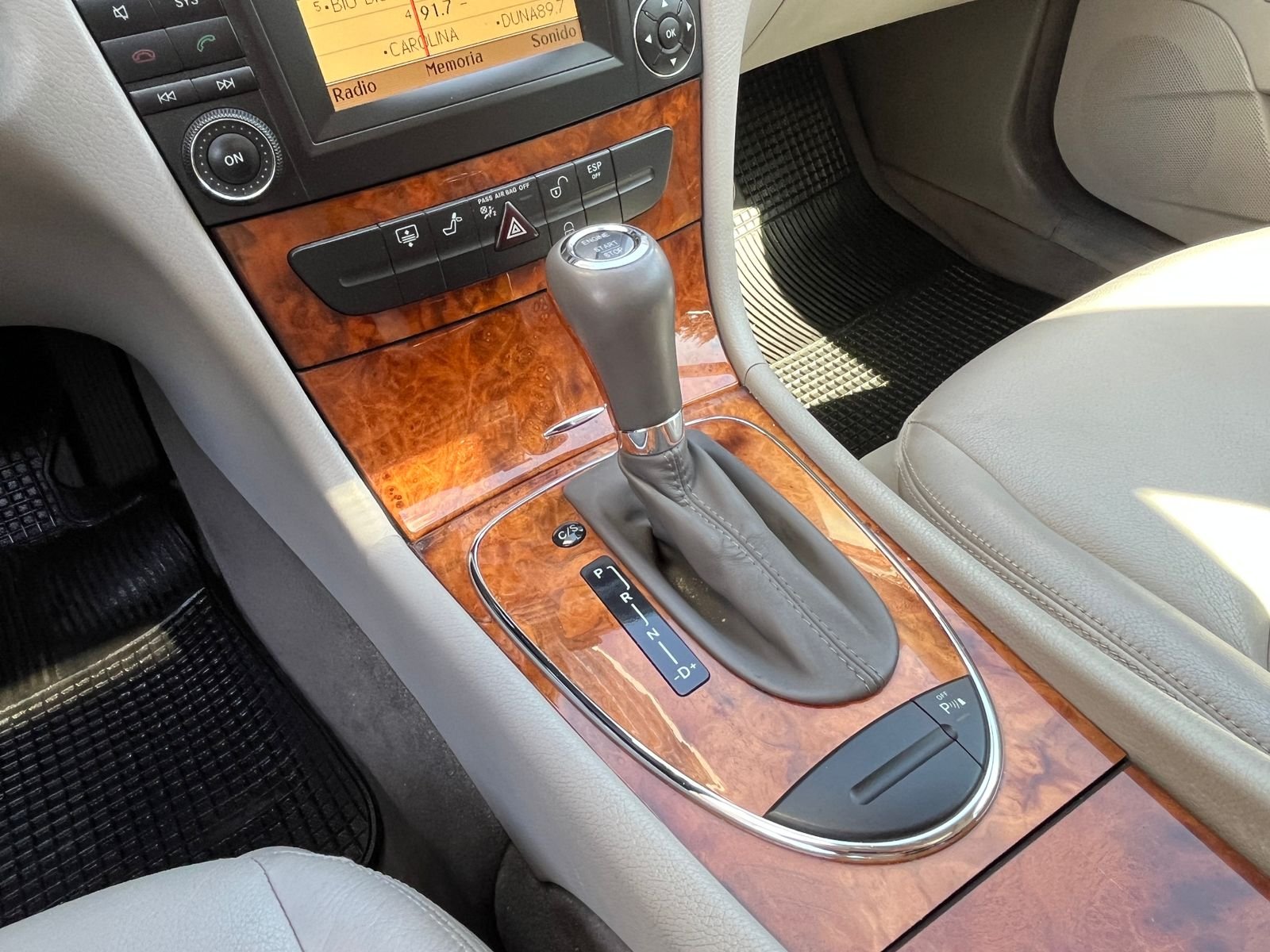 Mercedes-Benz E350 — foto 15 de 30