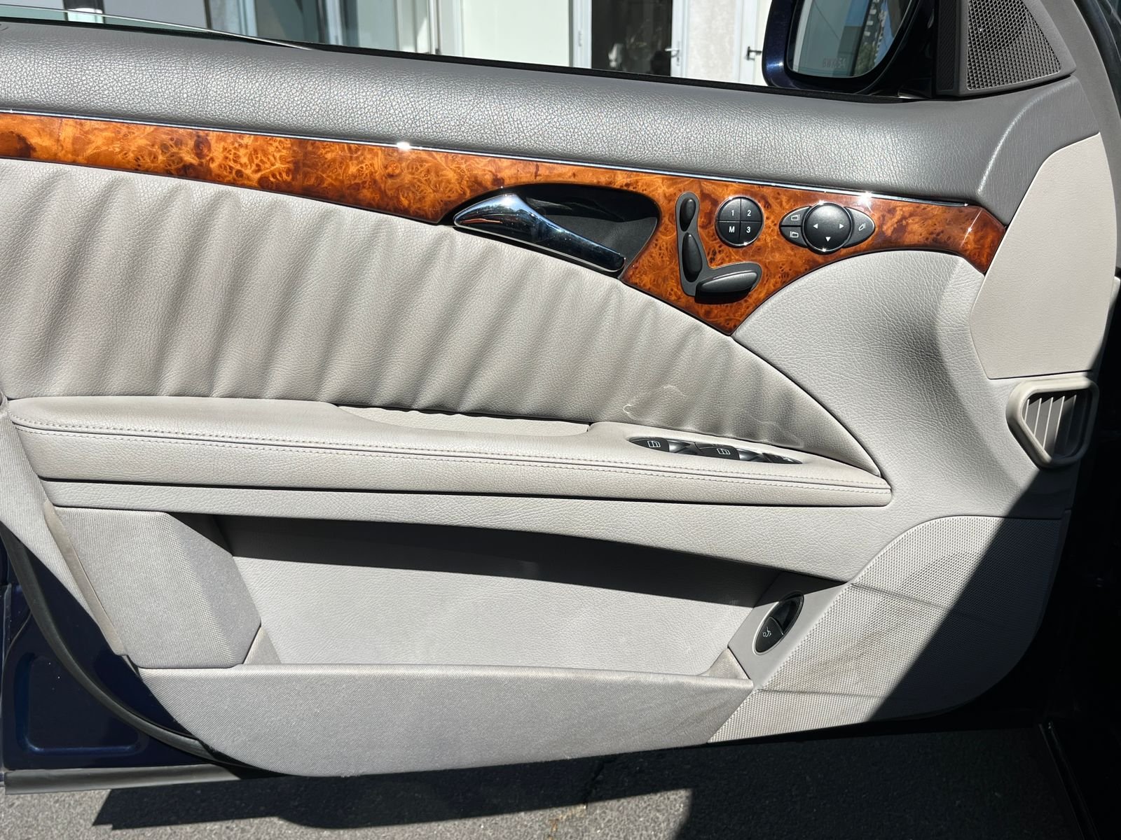 Mercedes-Benz E350 — foto 16 de 30