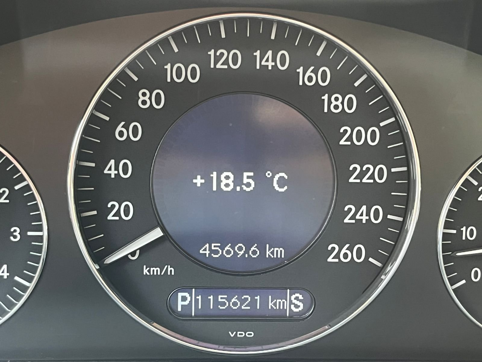 Mercedes-Benz E350 — foto 17 de 30
