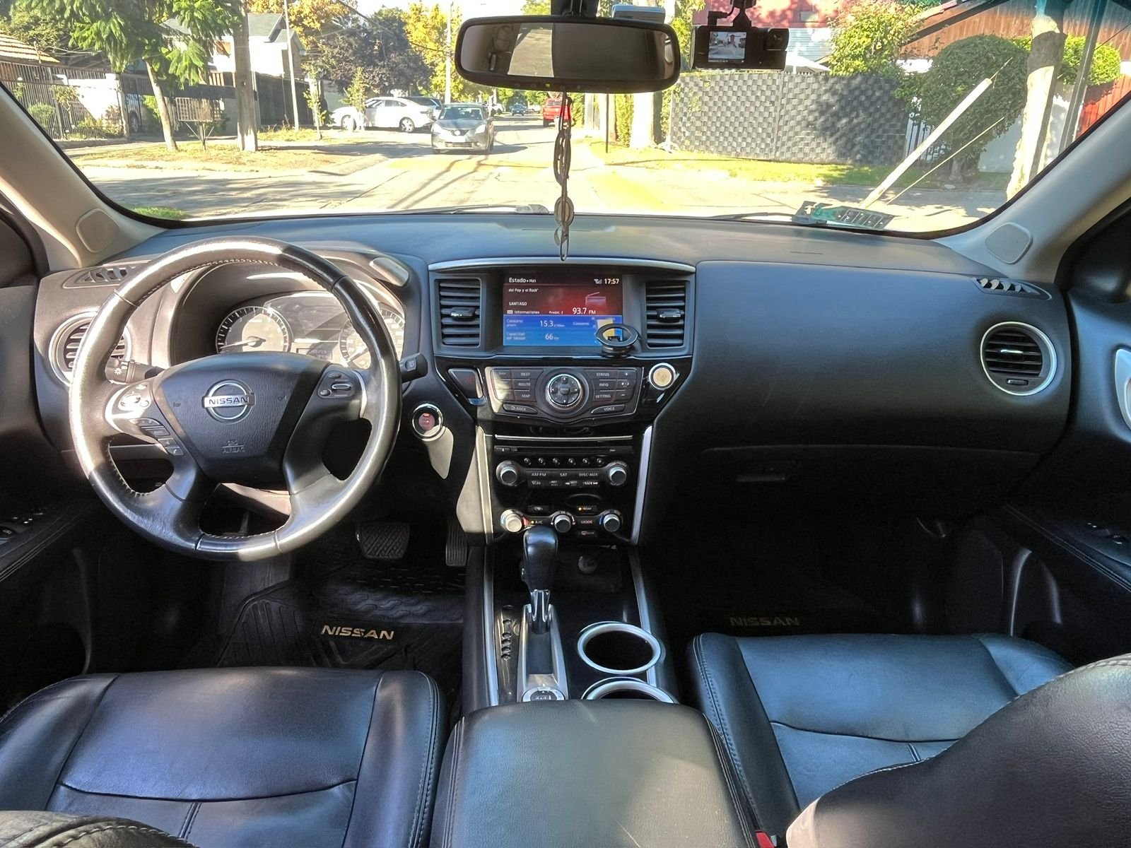 Nissan Pathfinder — foto 12 de 30