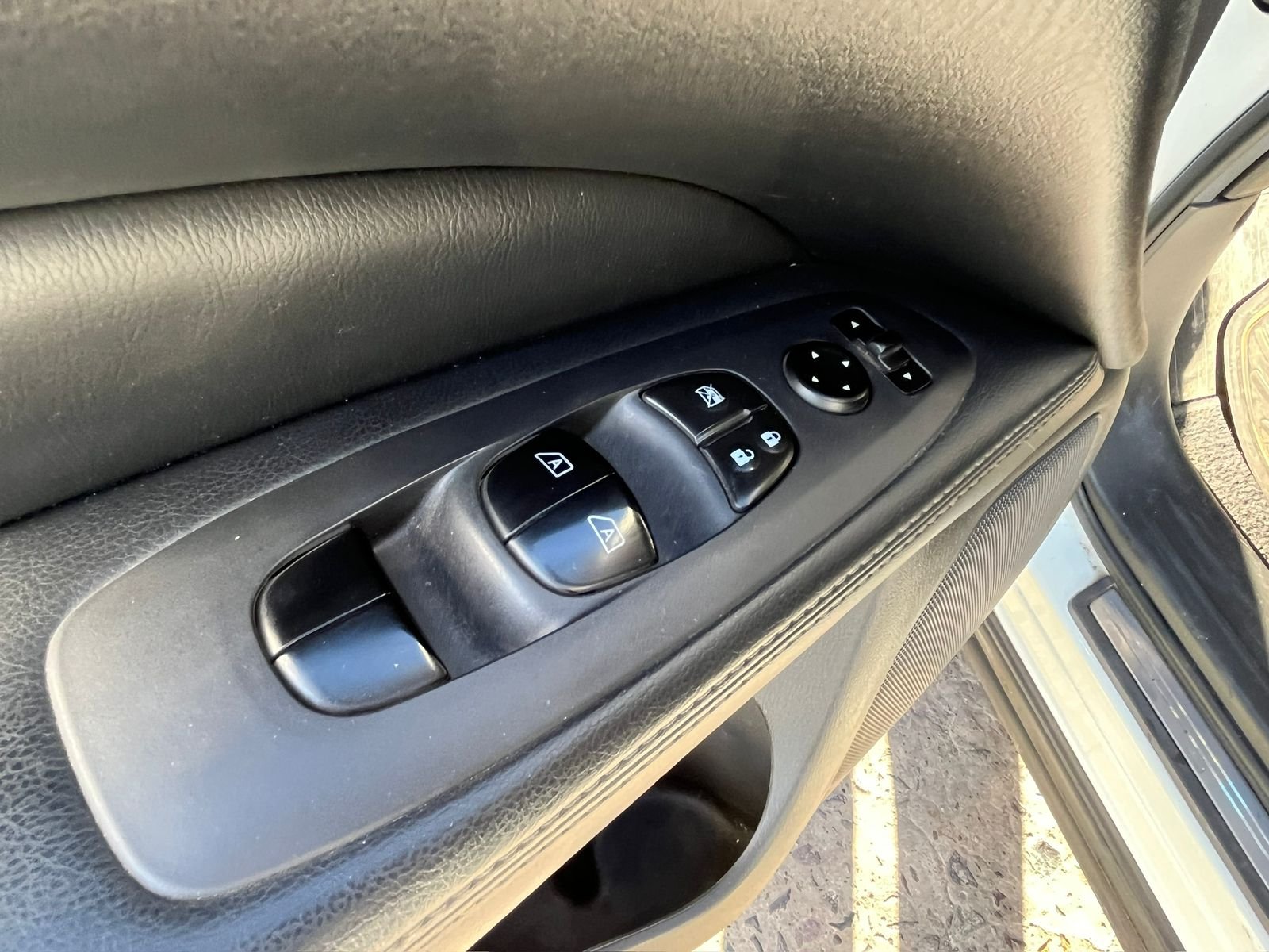 Nissan Pathfinder — foto 22 de 30