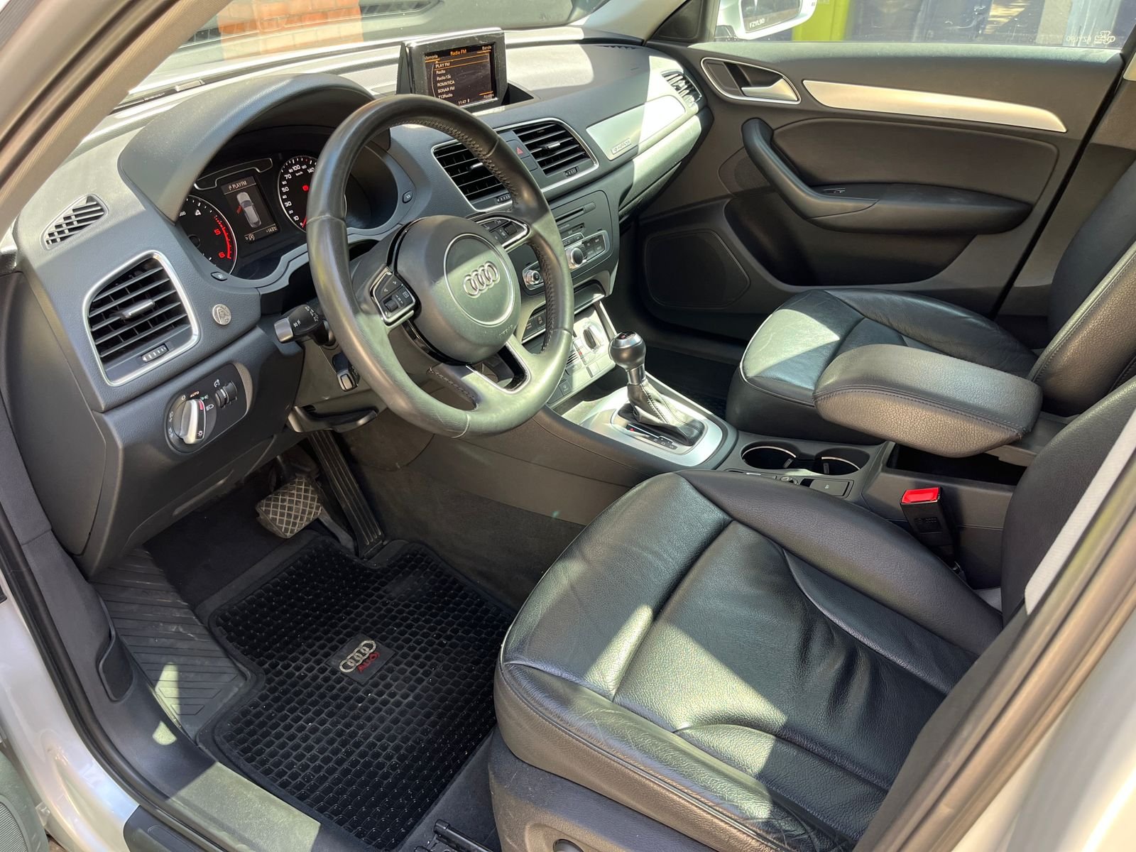 Audi Q3 — foto 8 de 33