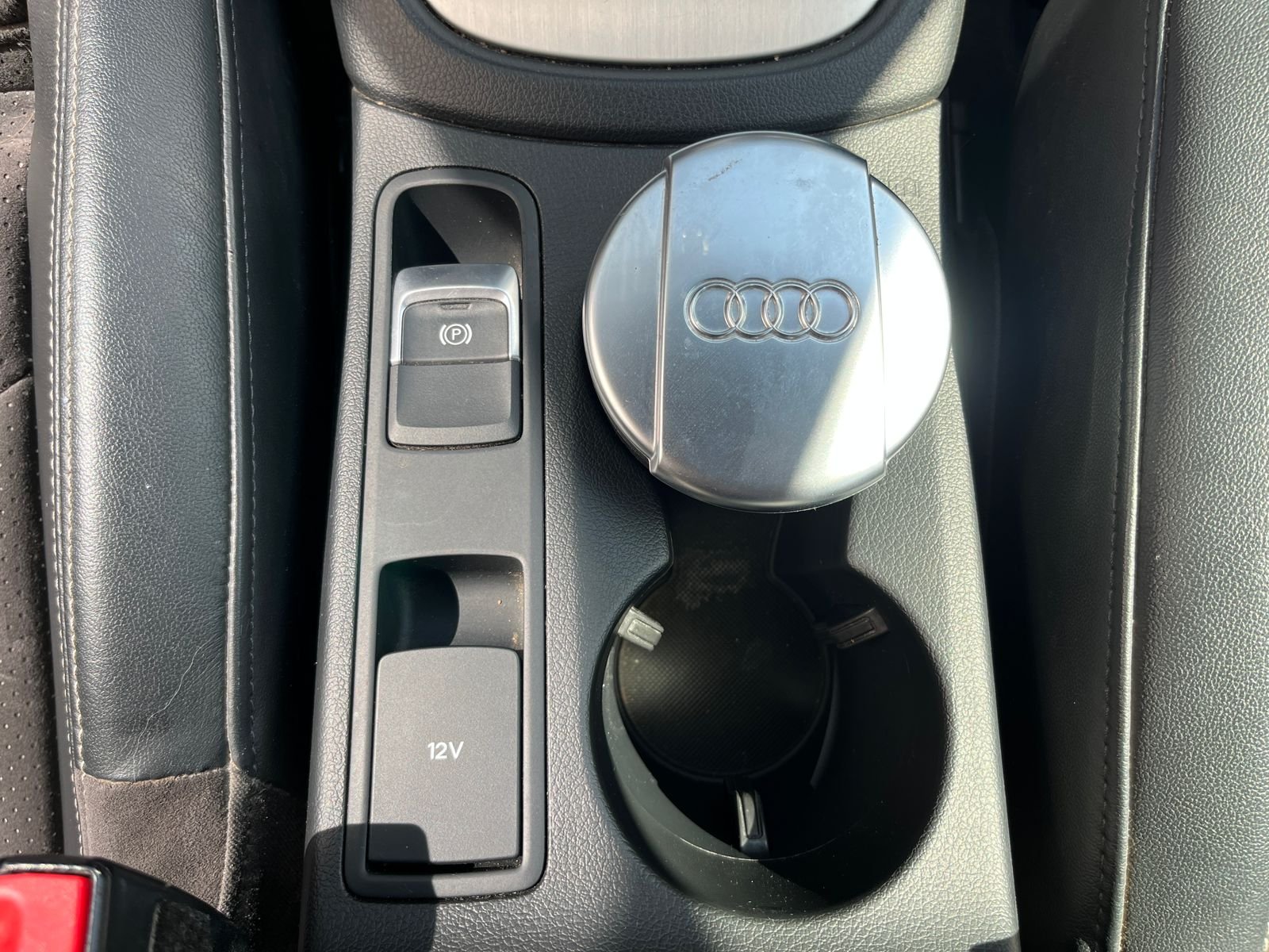 Audi Q3 — foto 15 de 34