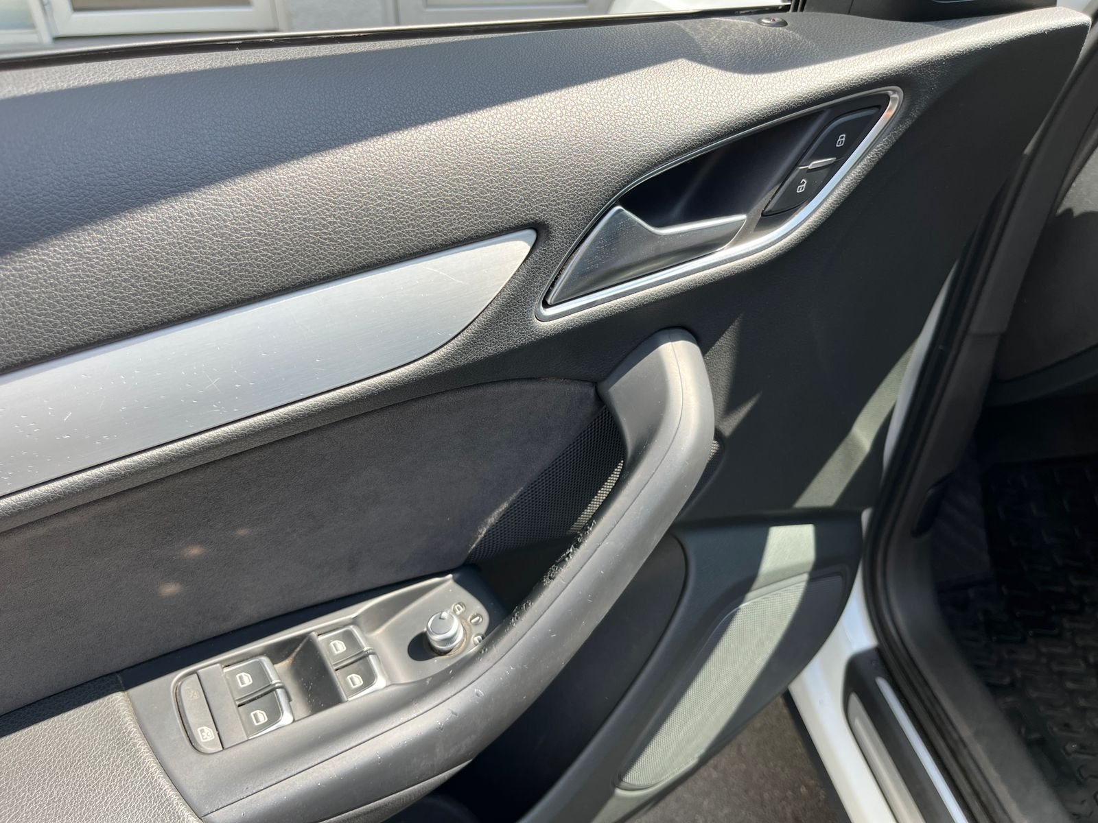 Audi Q3 — foto 16 de 34