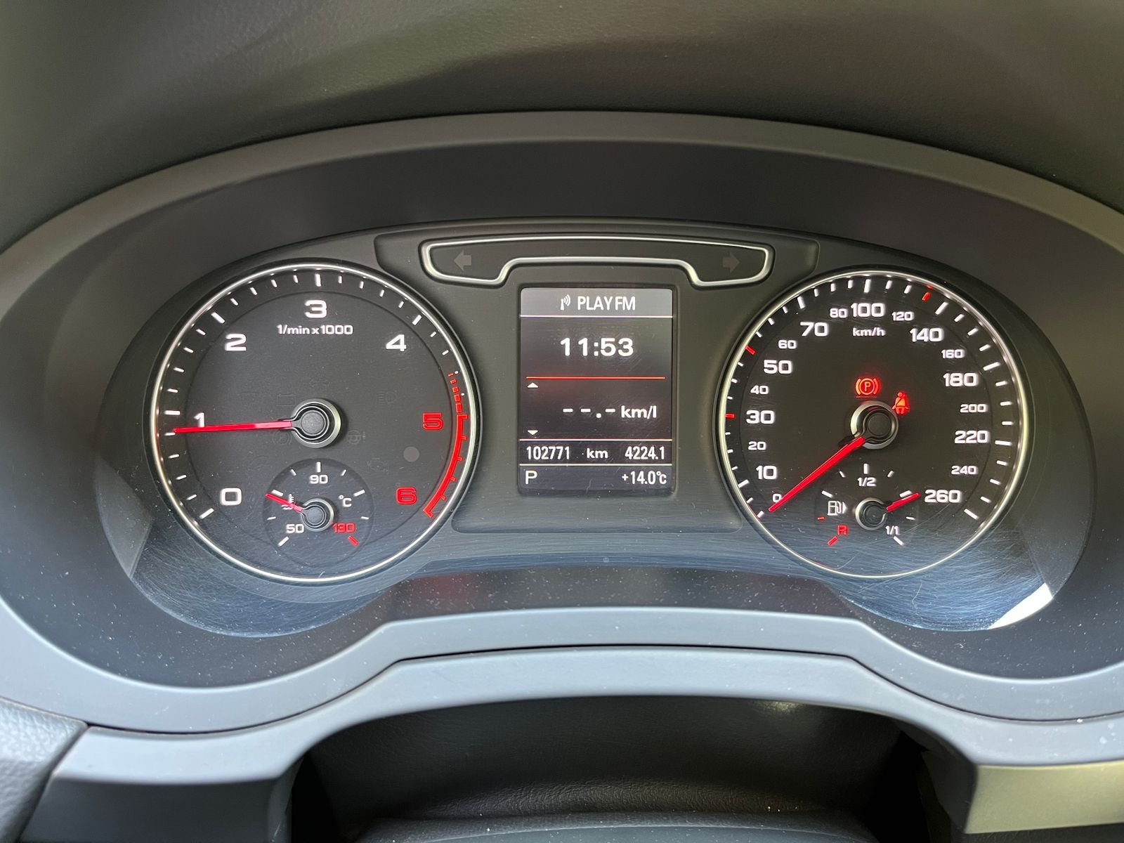 Audi Q3 — foto 16 de 33