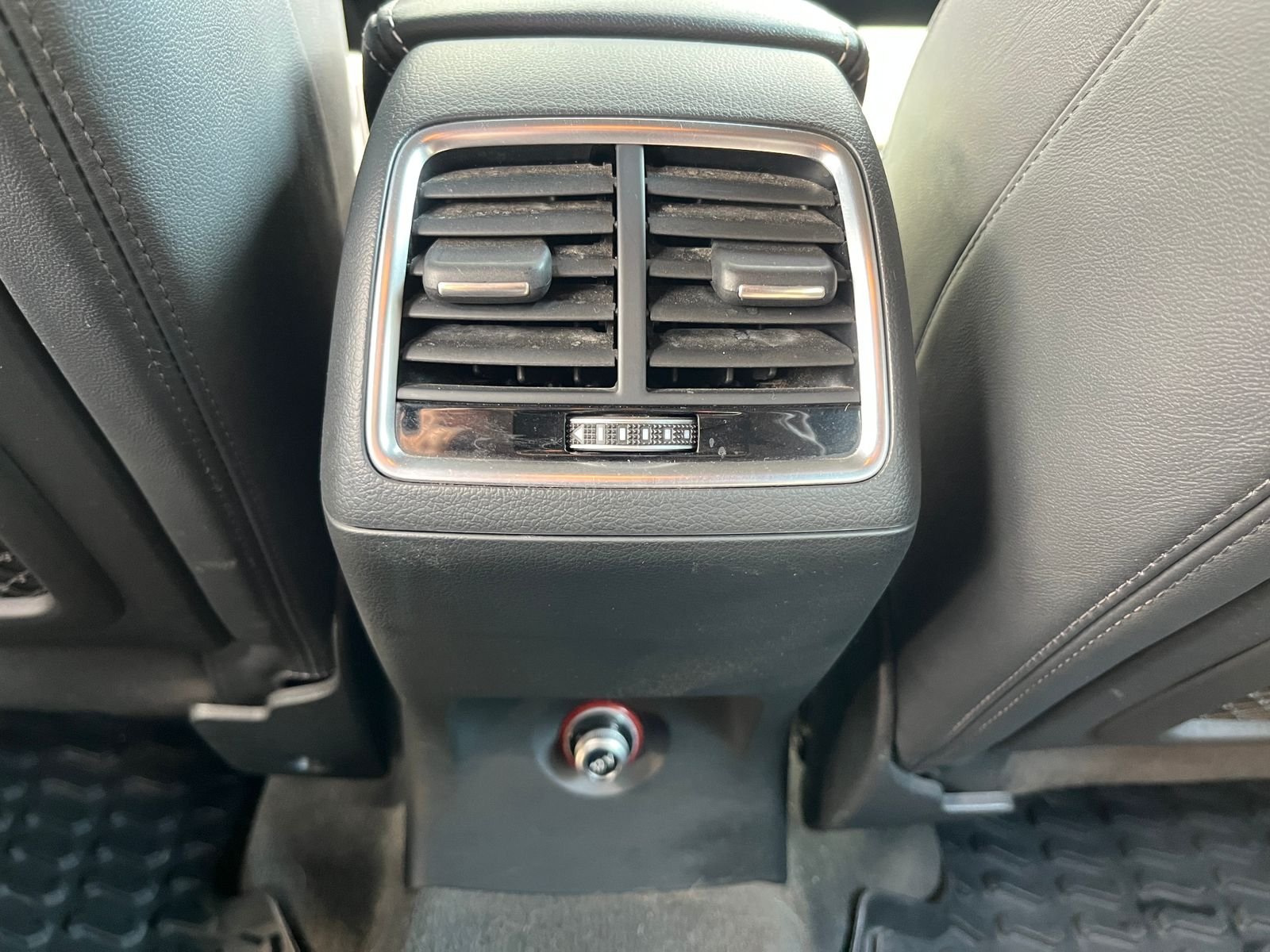 Audi Q3 — foto 21 de 34