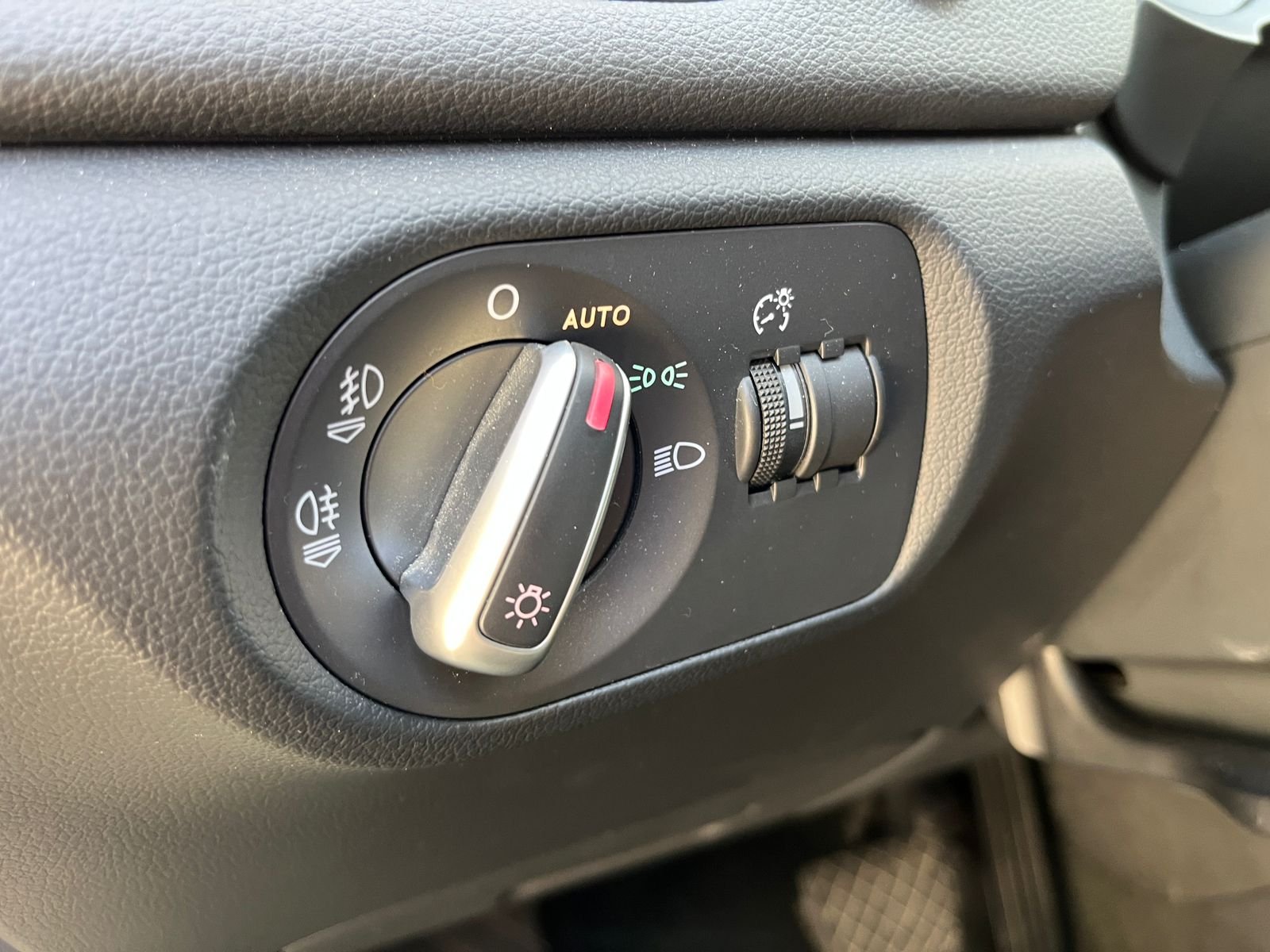 Audi Q3 — foto 23 de 33