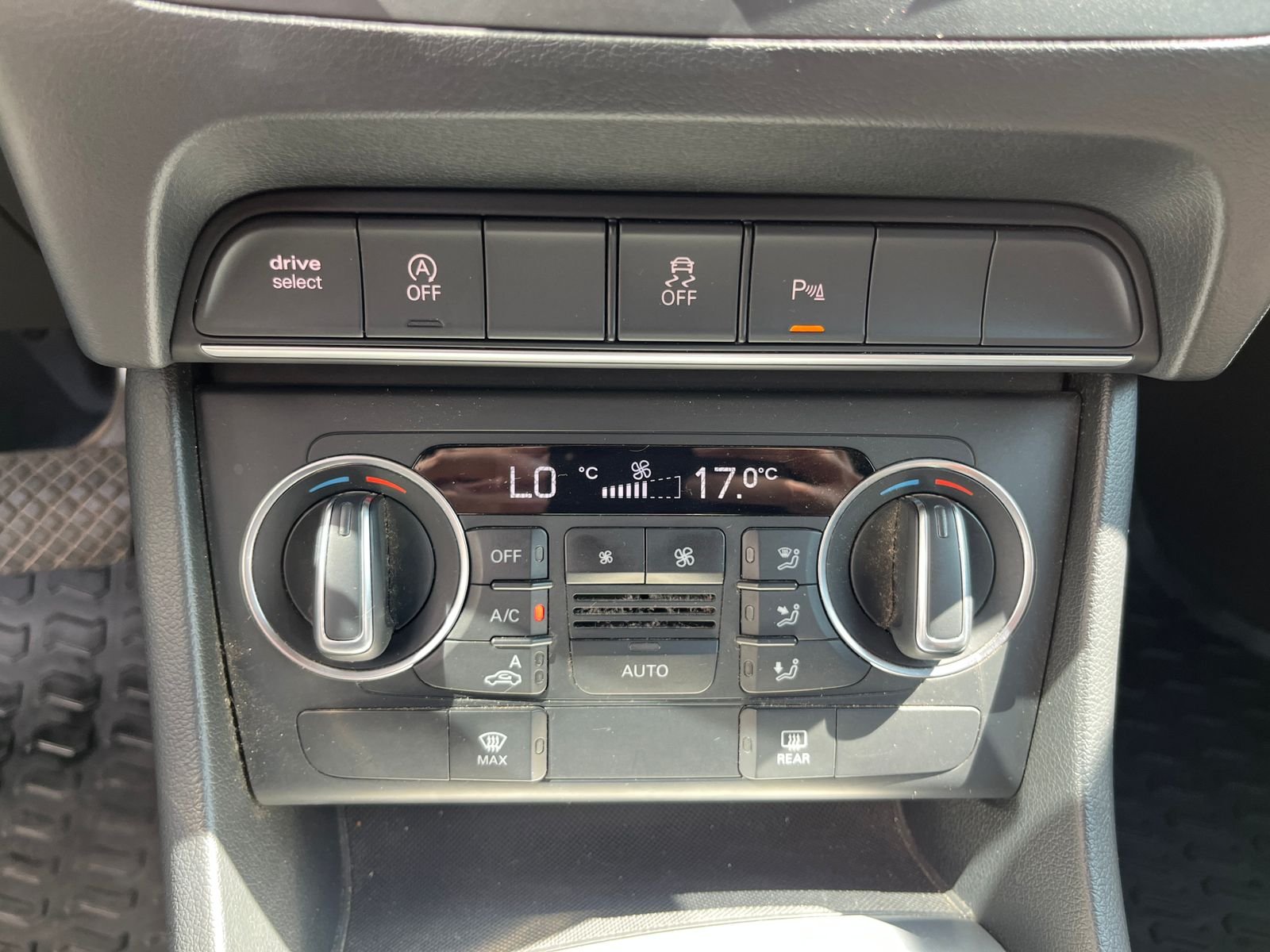 Audi Q3 — foto 25 de 34