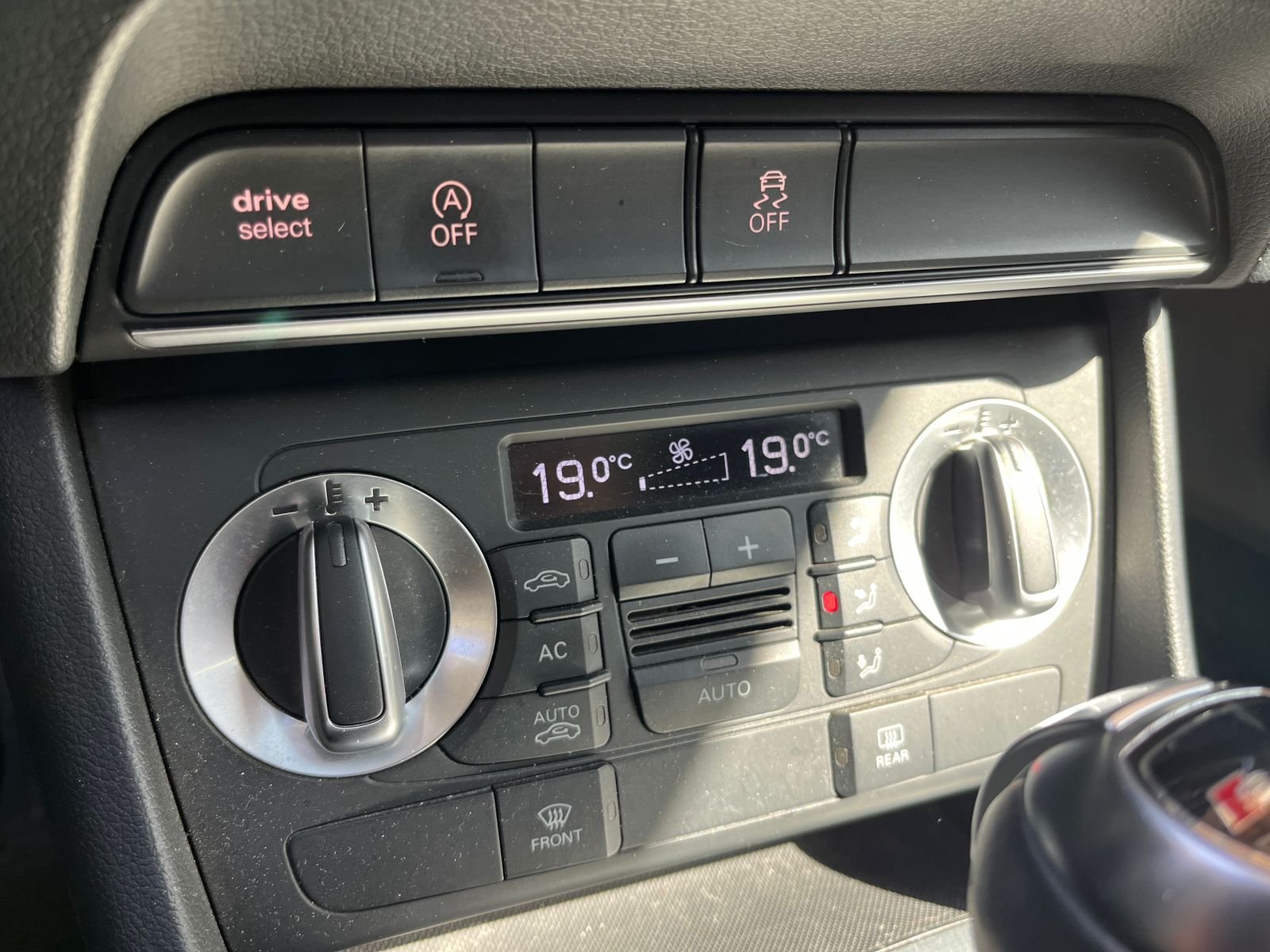 Audi Q3 — foto 25 de 33
