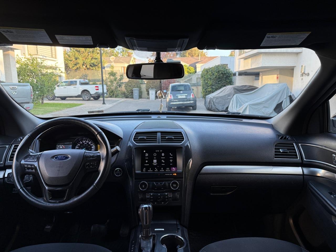 Ford Explorer — foto 11 de 26