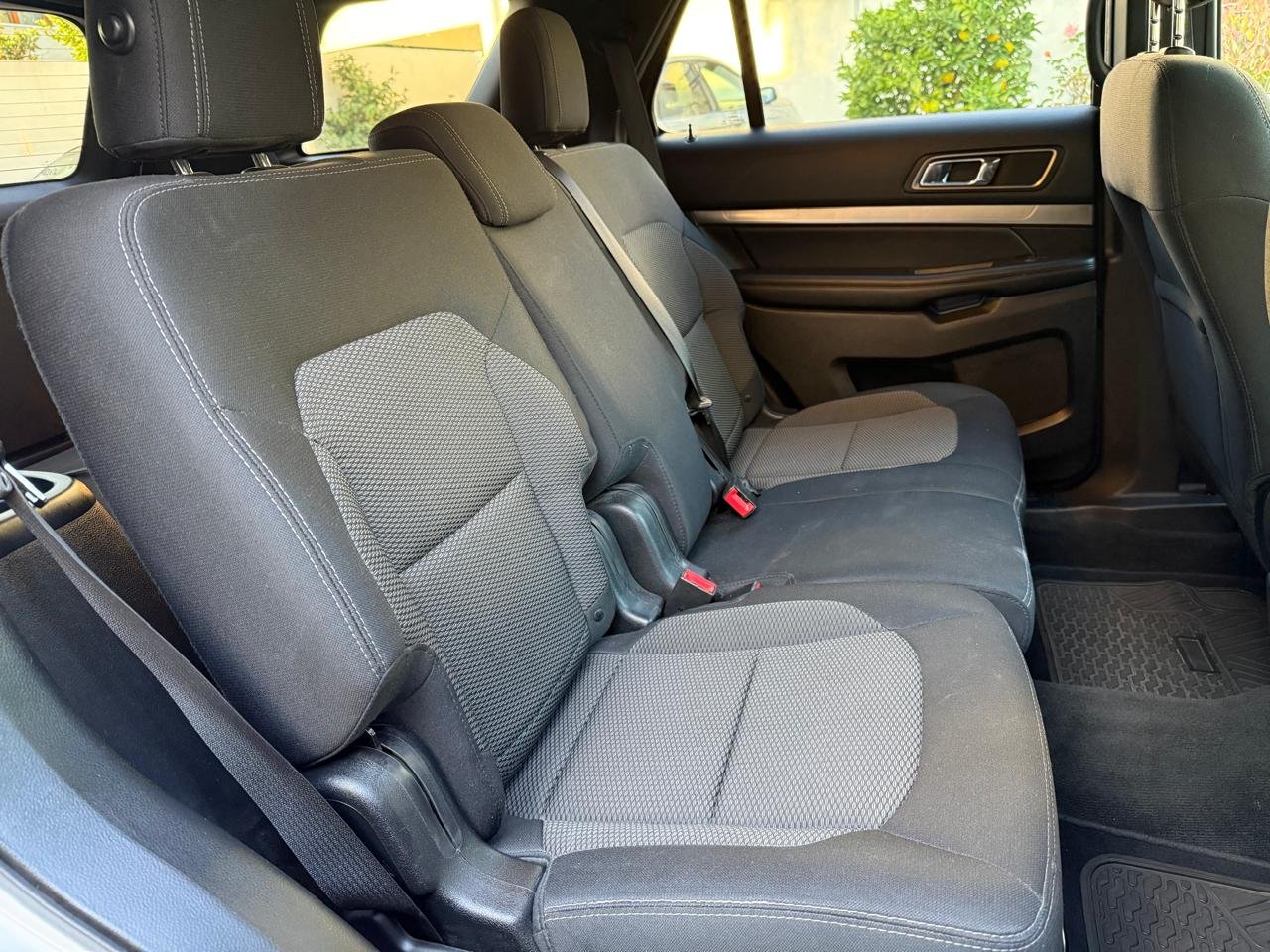 Ford Explorer — foto 17 de 26