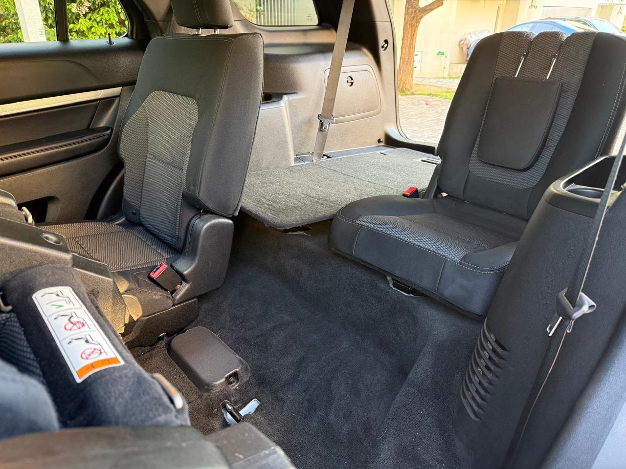 Ford Explorer — foto 24 de 26